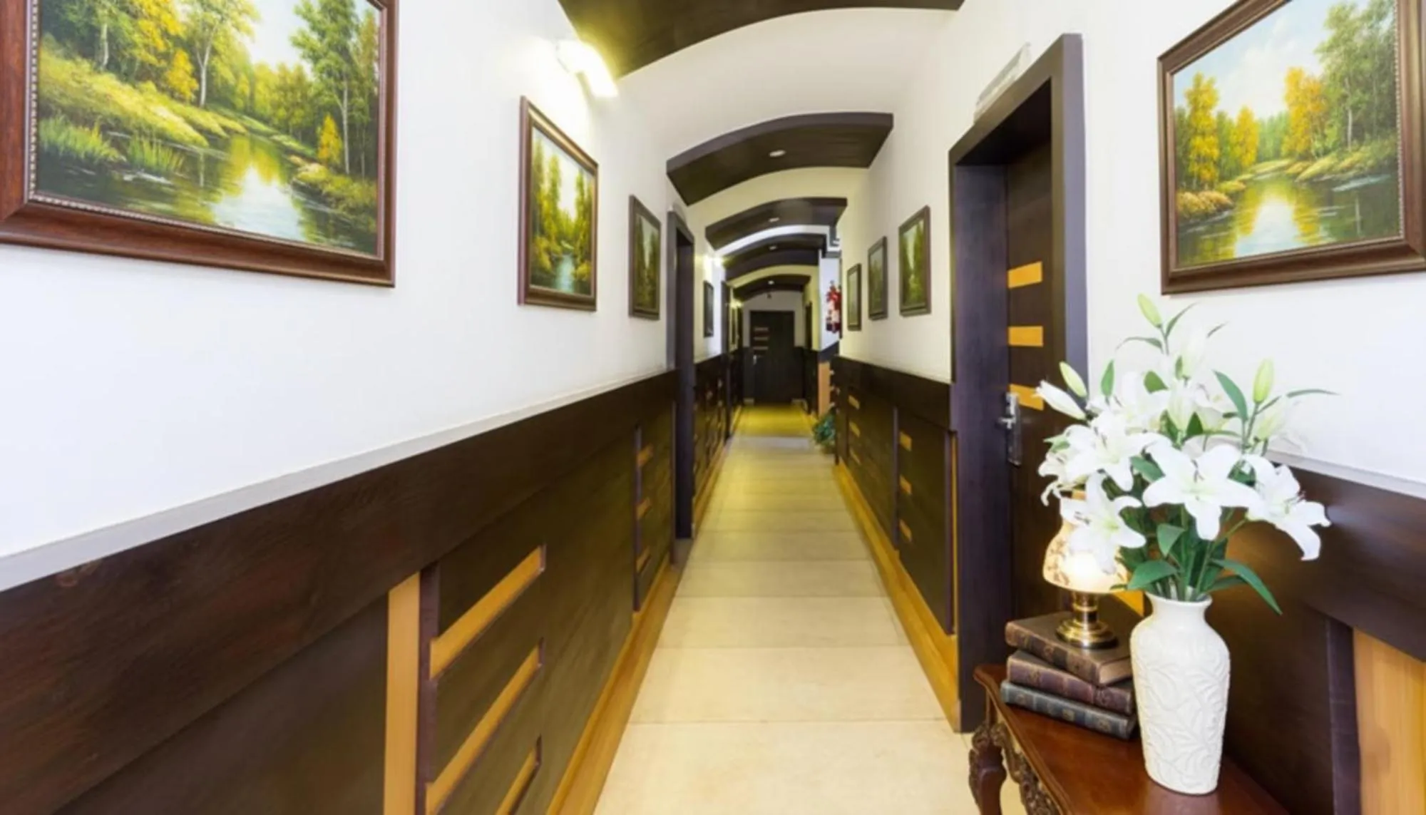 Lobby or reception in FabHotel Sholas Residency I - Nr Government Rose Garden