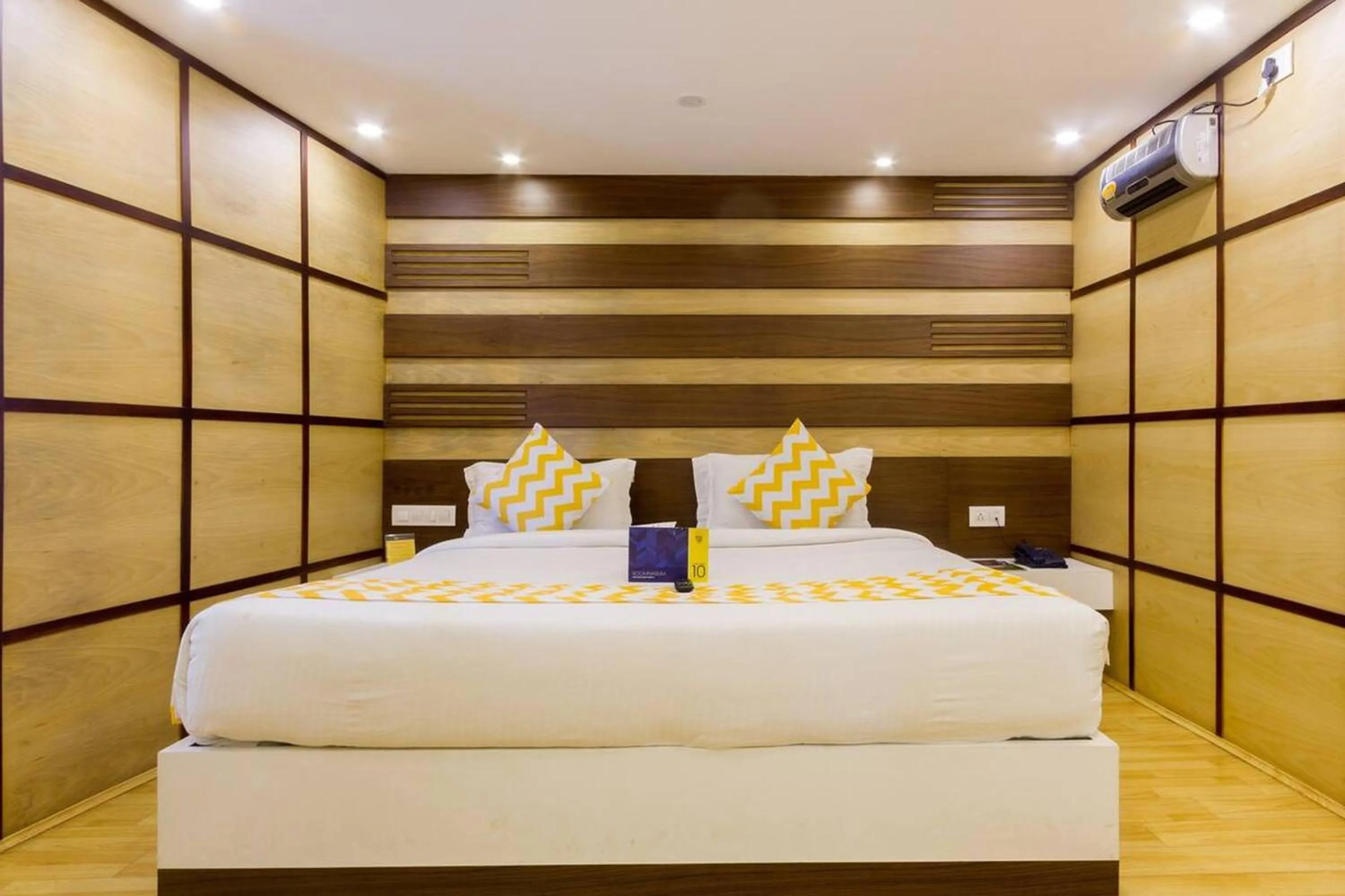 Bedroom, Bed in FabHotel Sholas Residency I - Nr Government Rose Garden