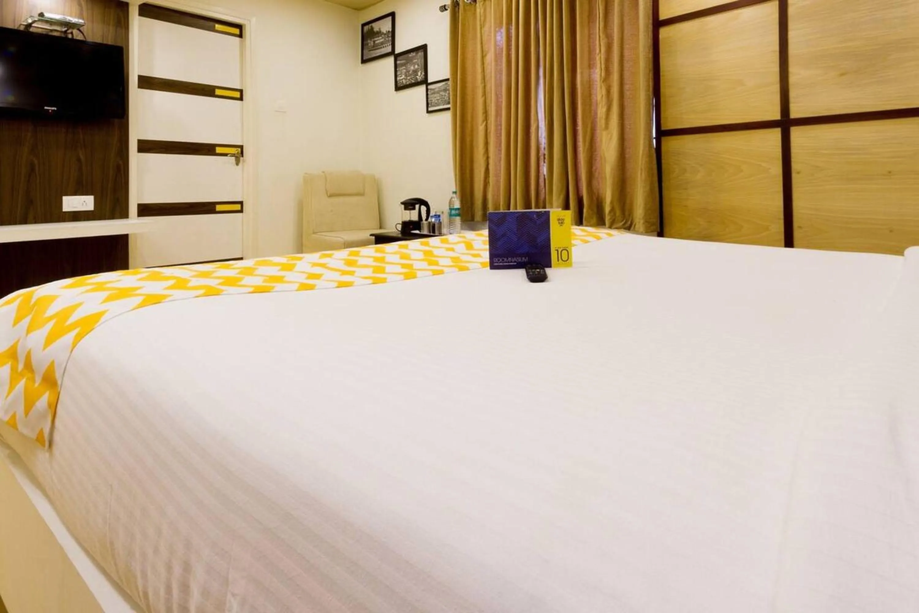 Bedroom, Bed in FabHotel Sholas Residency I - Nr Government Rose Garden