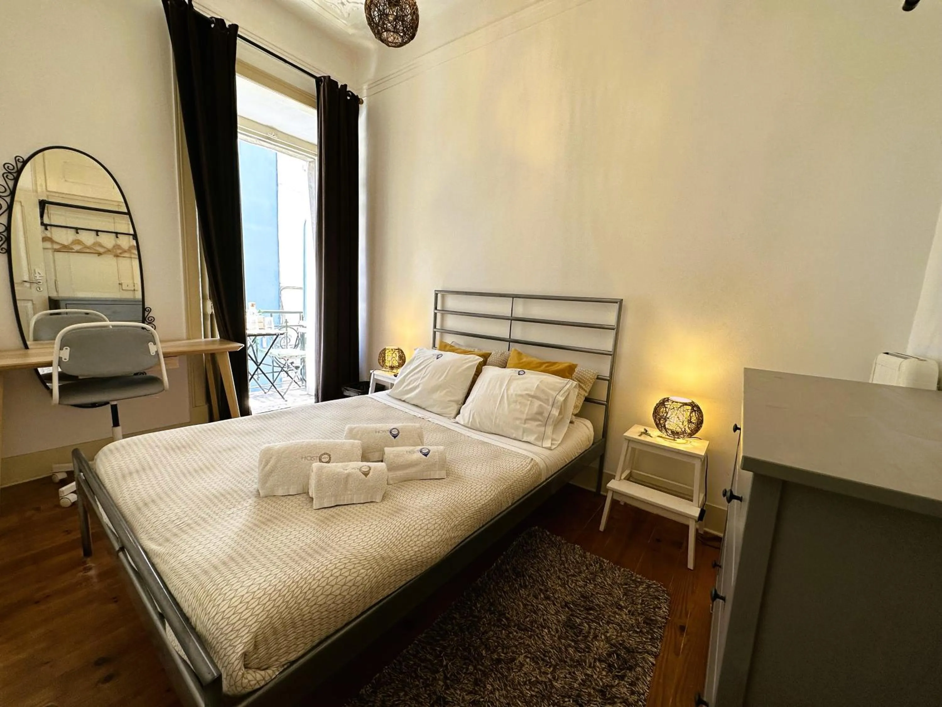 Bed in Estrela Charming Rooms by HOST-POINT