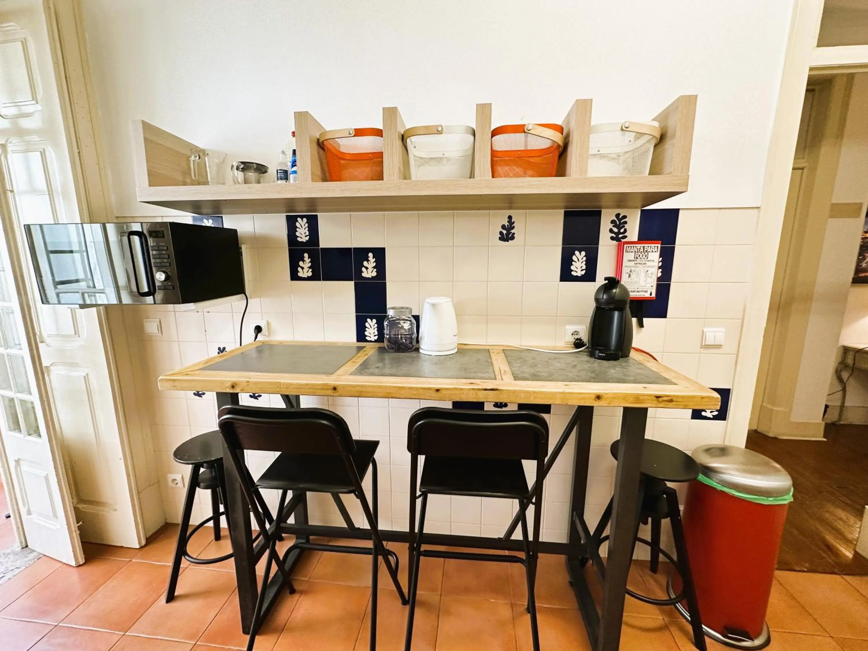 Coffee/tea facilities in Estrela Charming Rooms by HOST-POINT
