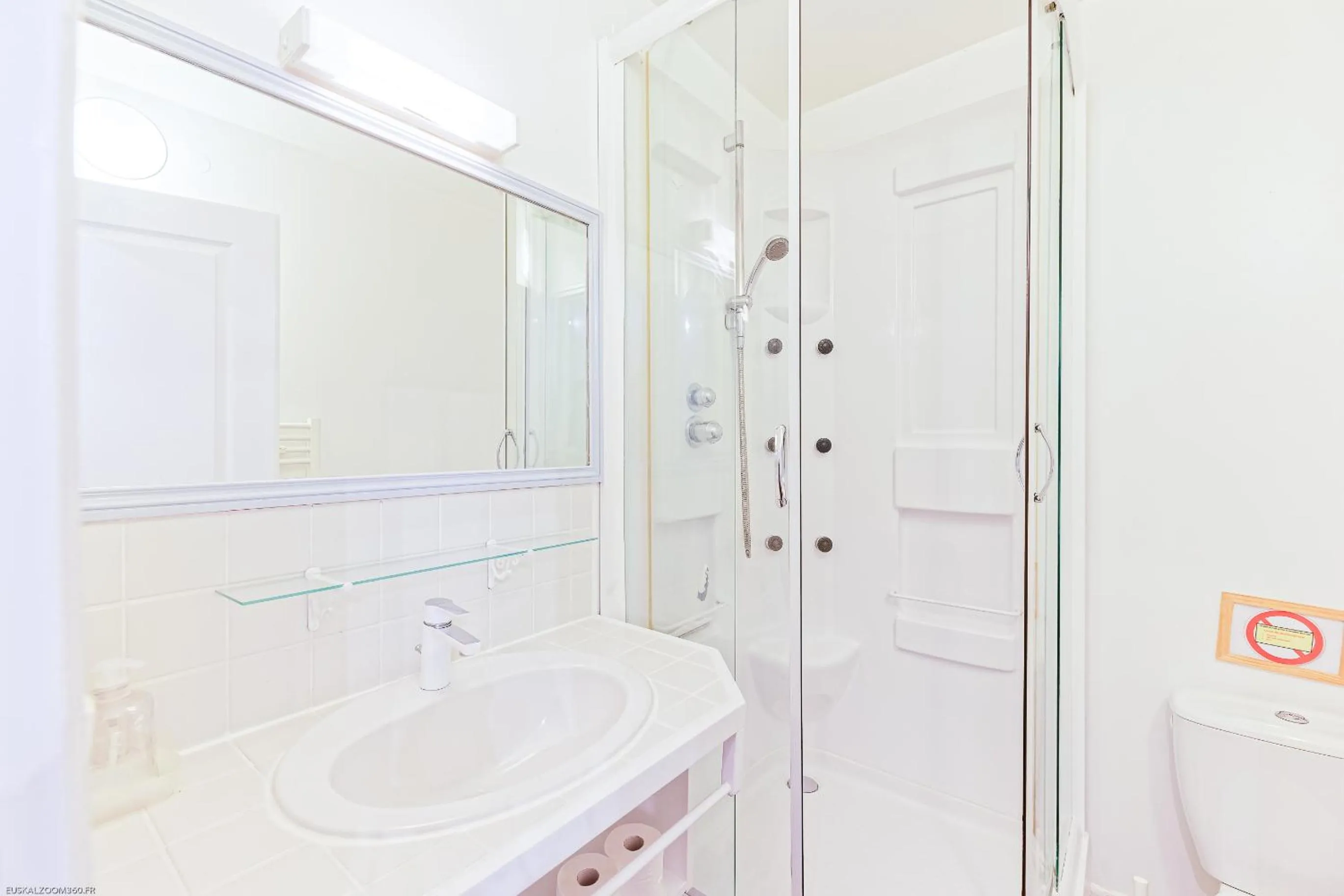 Bathroom in Appart'Hôtel Bellevue