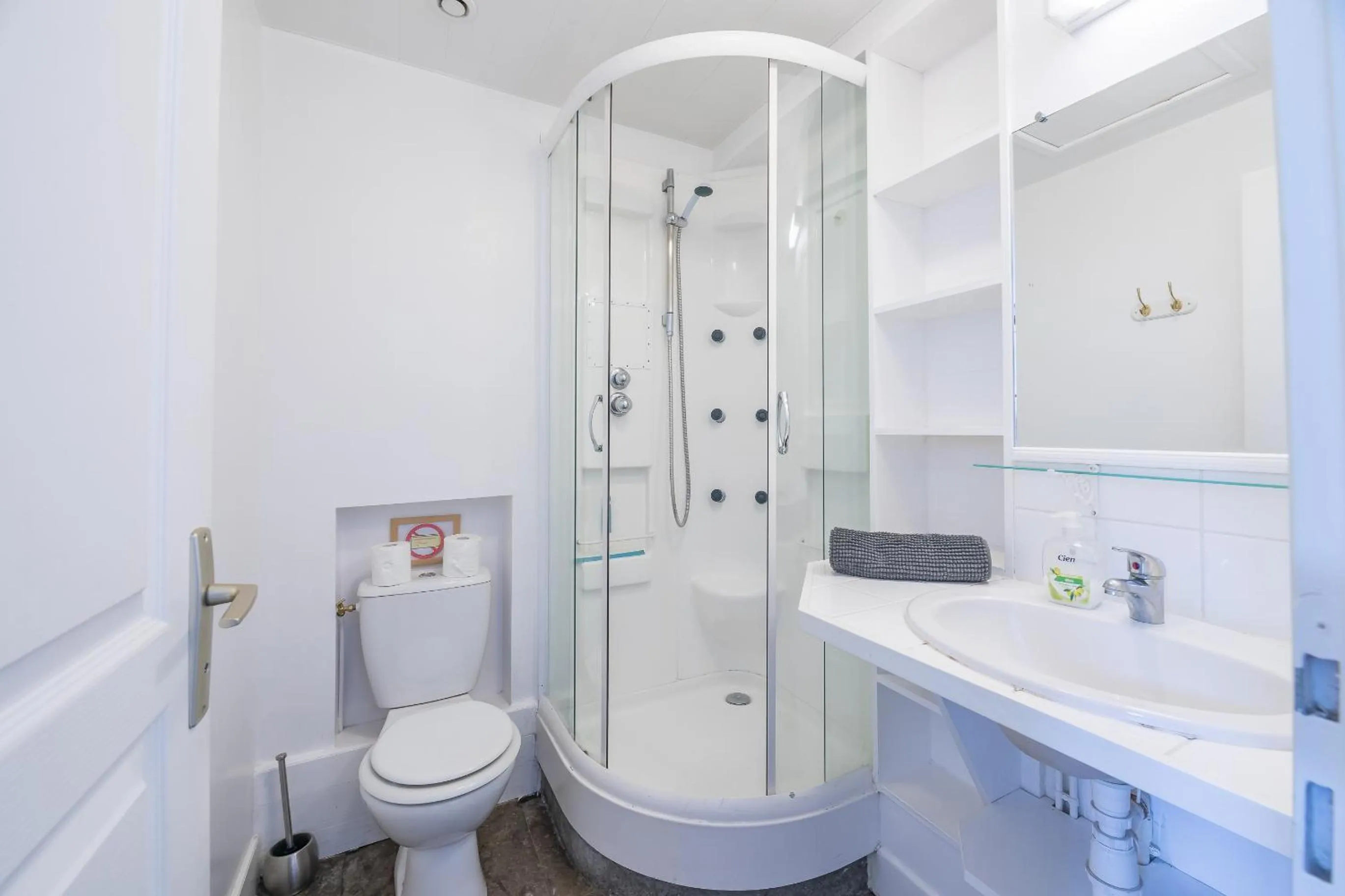 Bathroom in Appart'Hôtel Bellevue