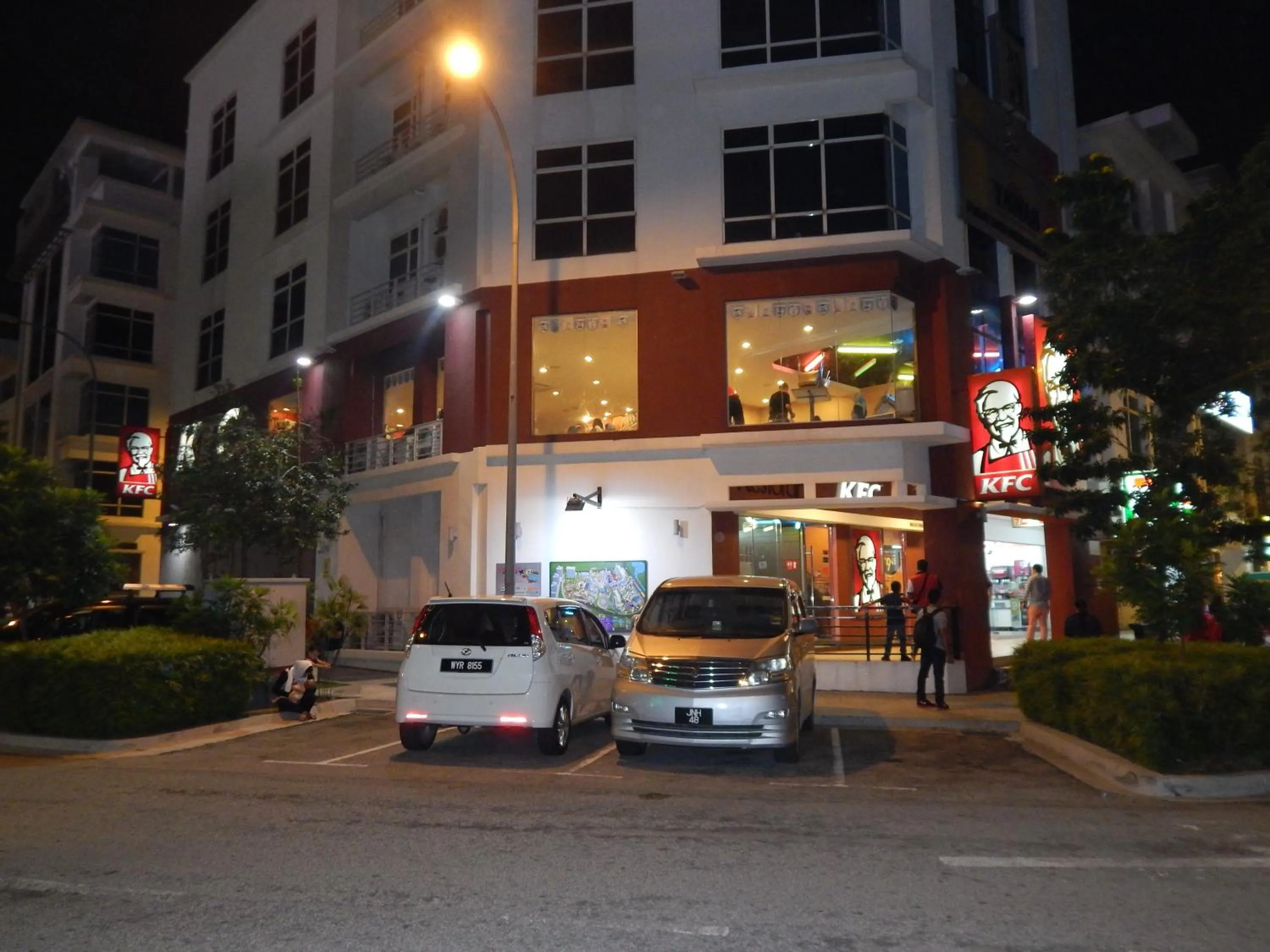 Restaurant/places to eat in Wadi Iman Guesthouse @ i-City