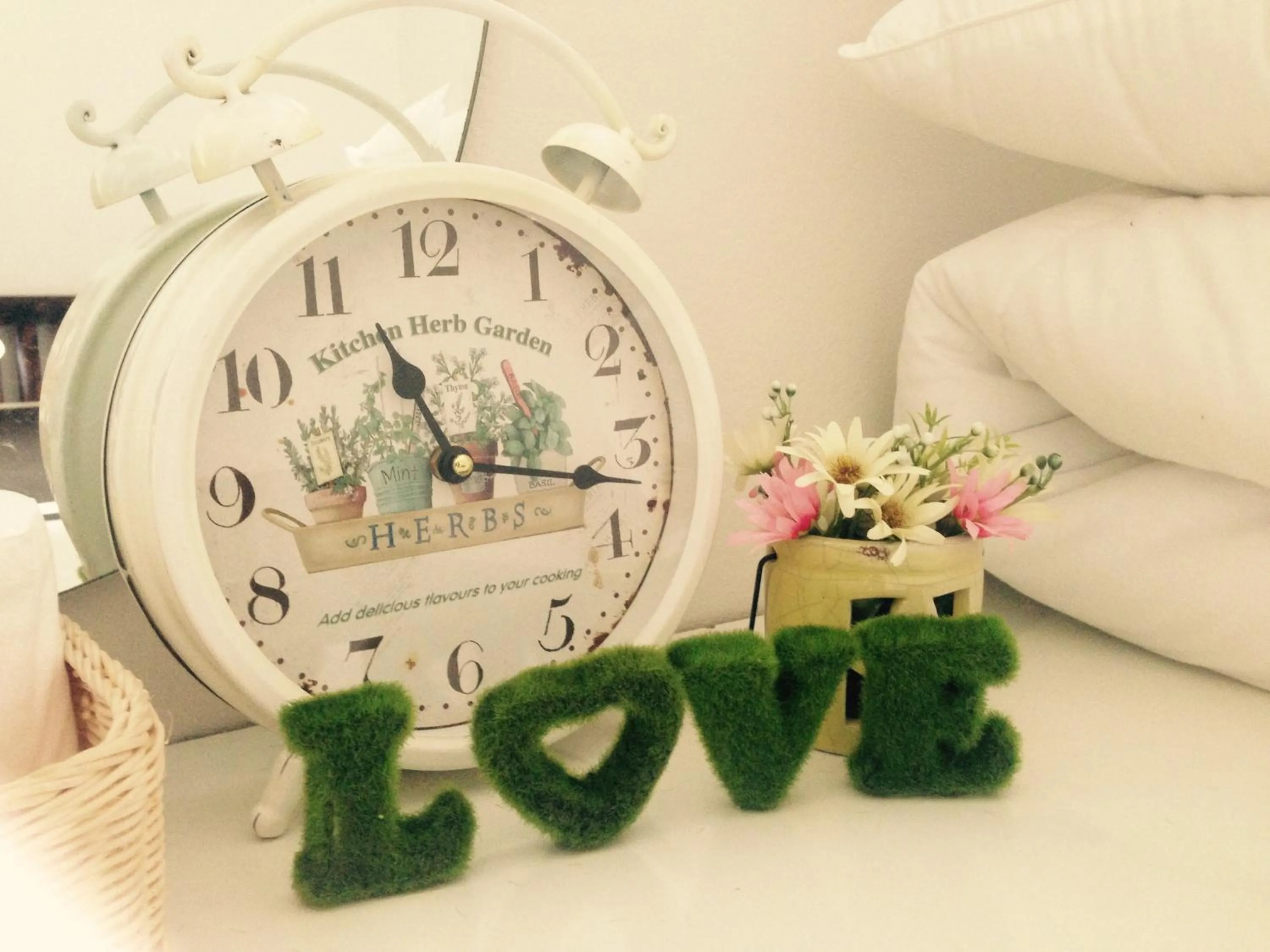 Restaurant/places to eat, Bed in NT House