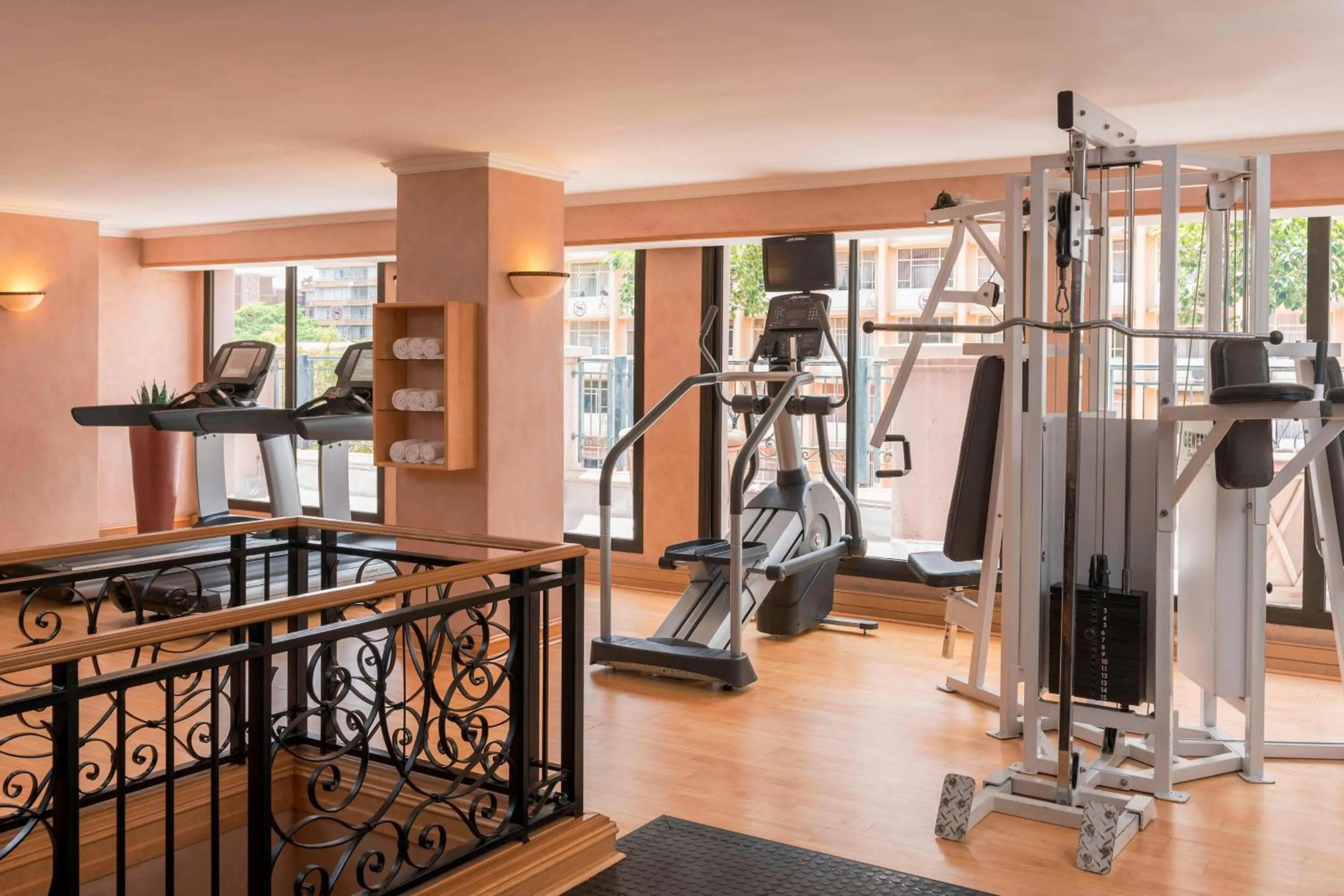 Fitness centre/facilities in CT Hotel