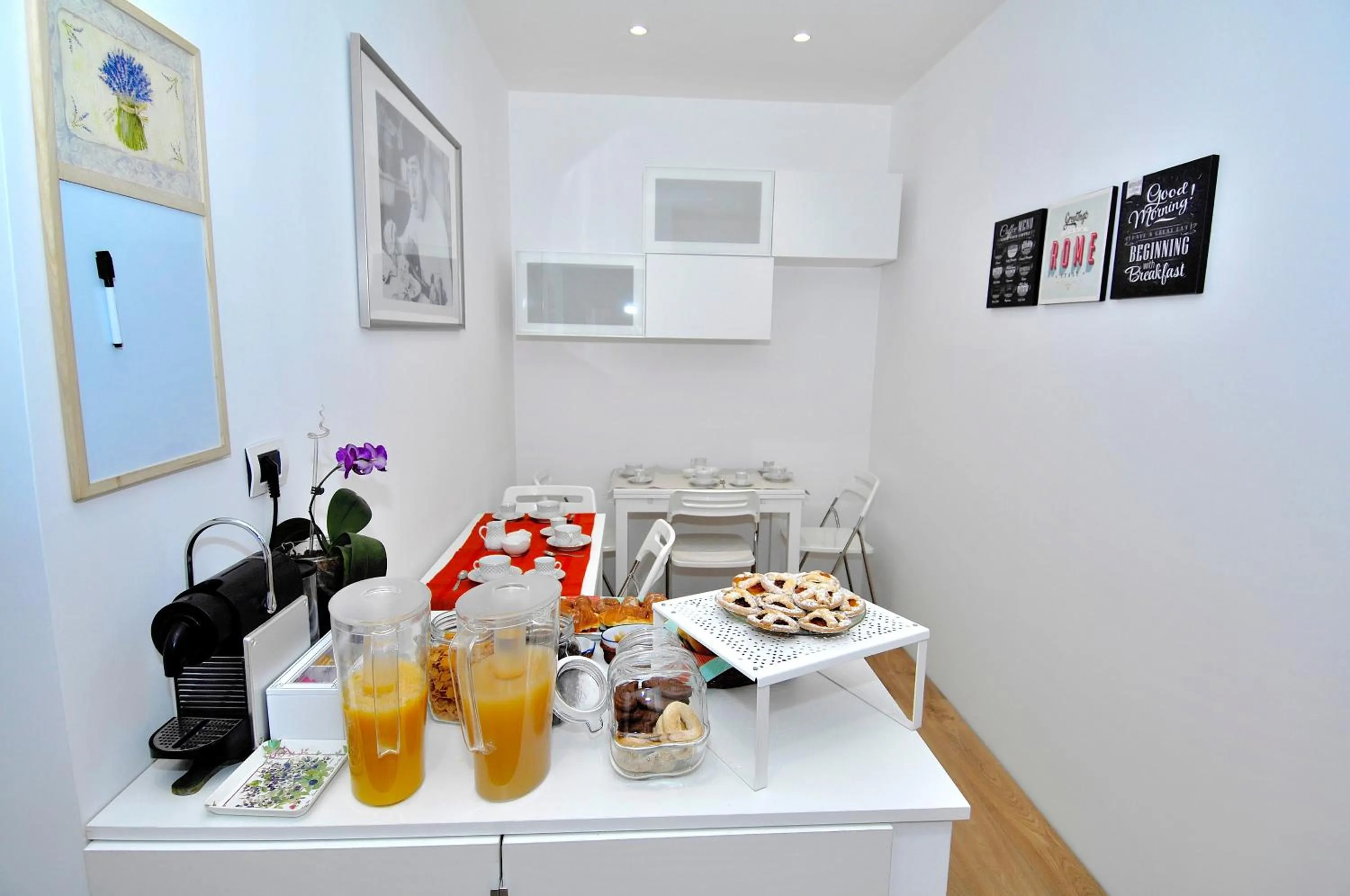 Communal kitchen in B&B Nonna Roma