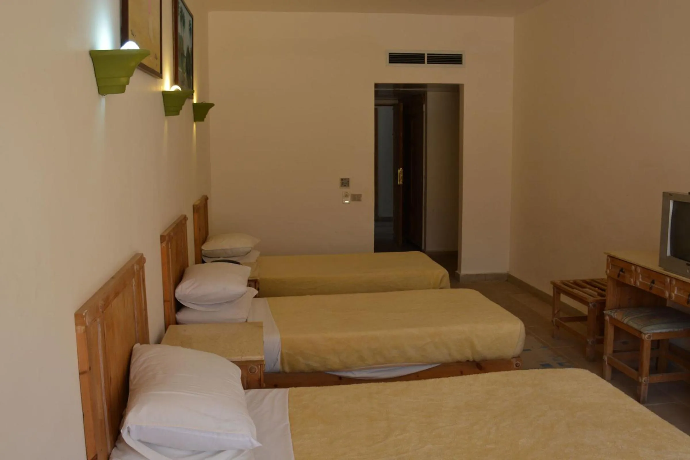 Bedroom, Bed in Morgenland Holly Village