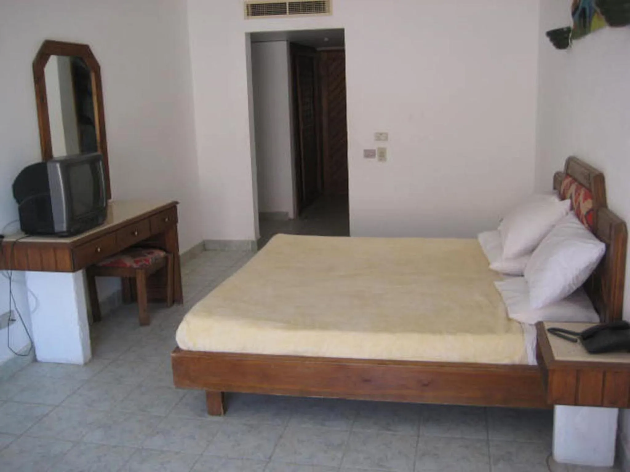 Bedroom, Bed in Morgenland Holly Village