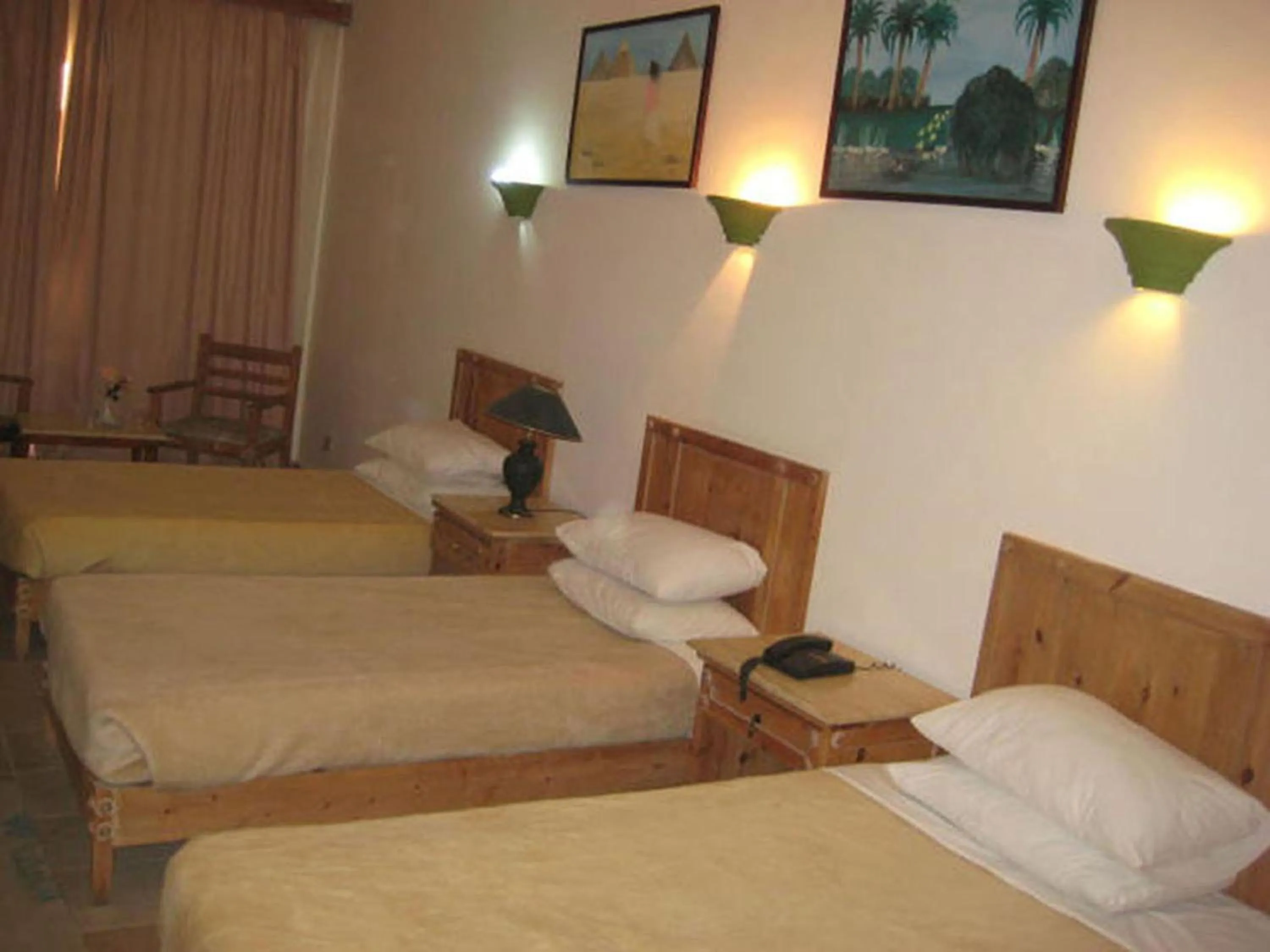 Bathroom, Bed in Morgenland Holly Village