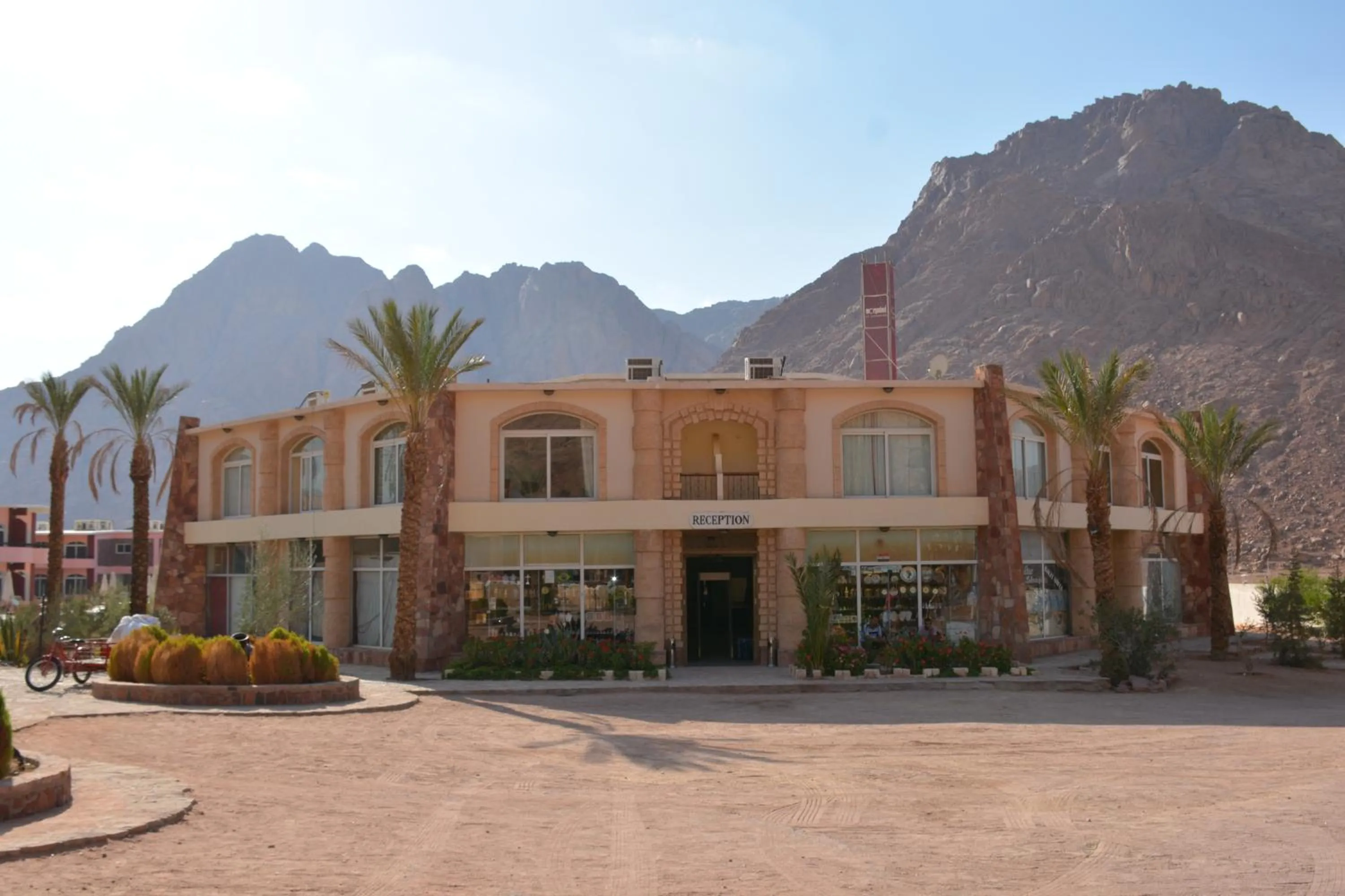 Property building in Morgenland Holly Village