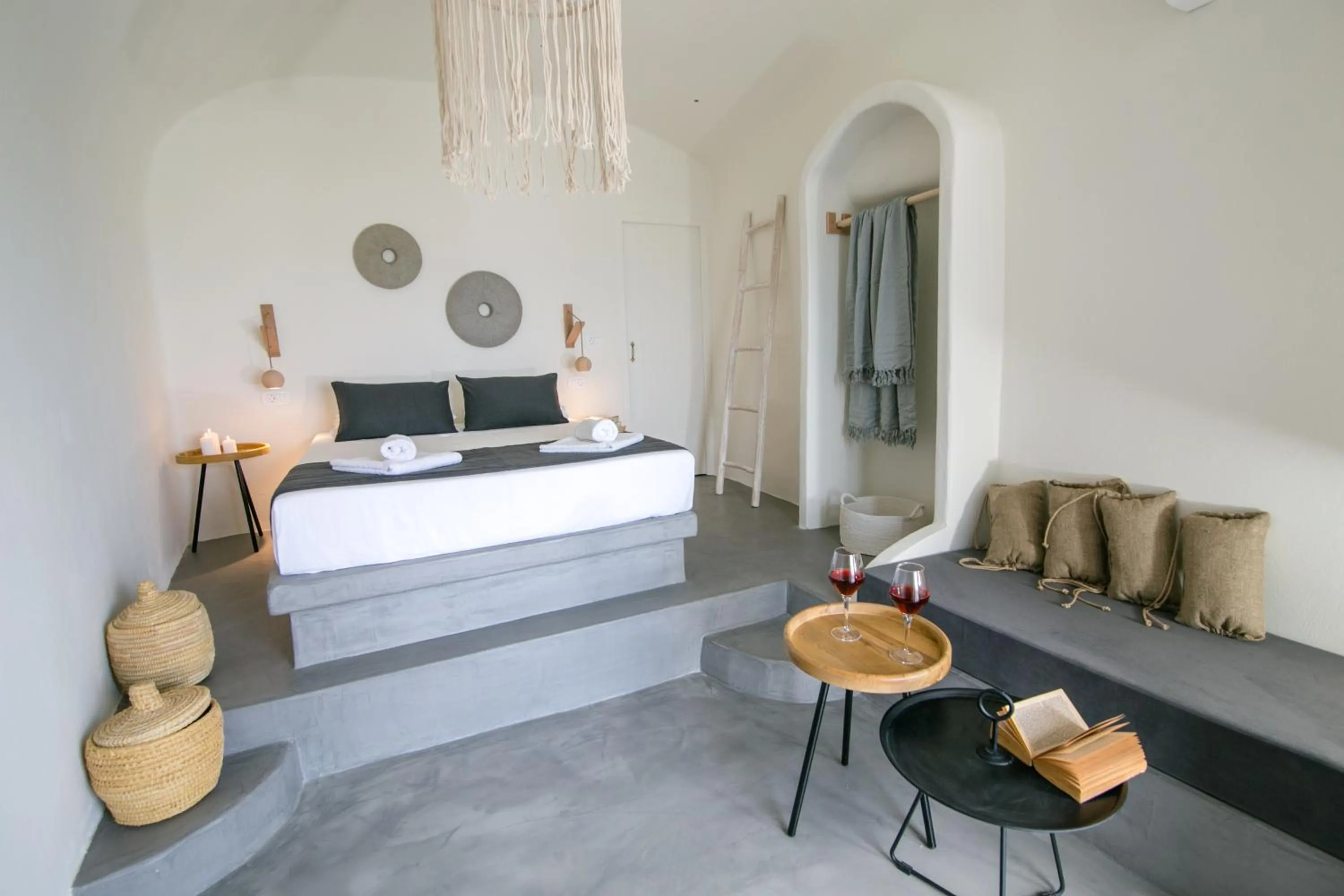 Bed in Santorini Villas