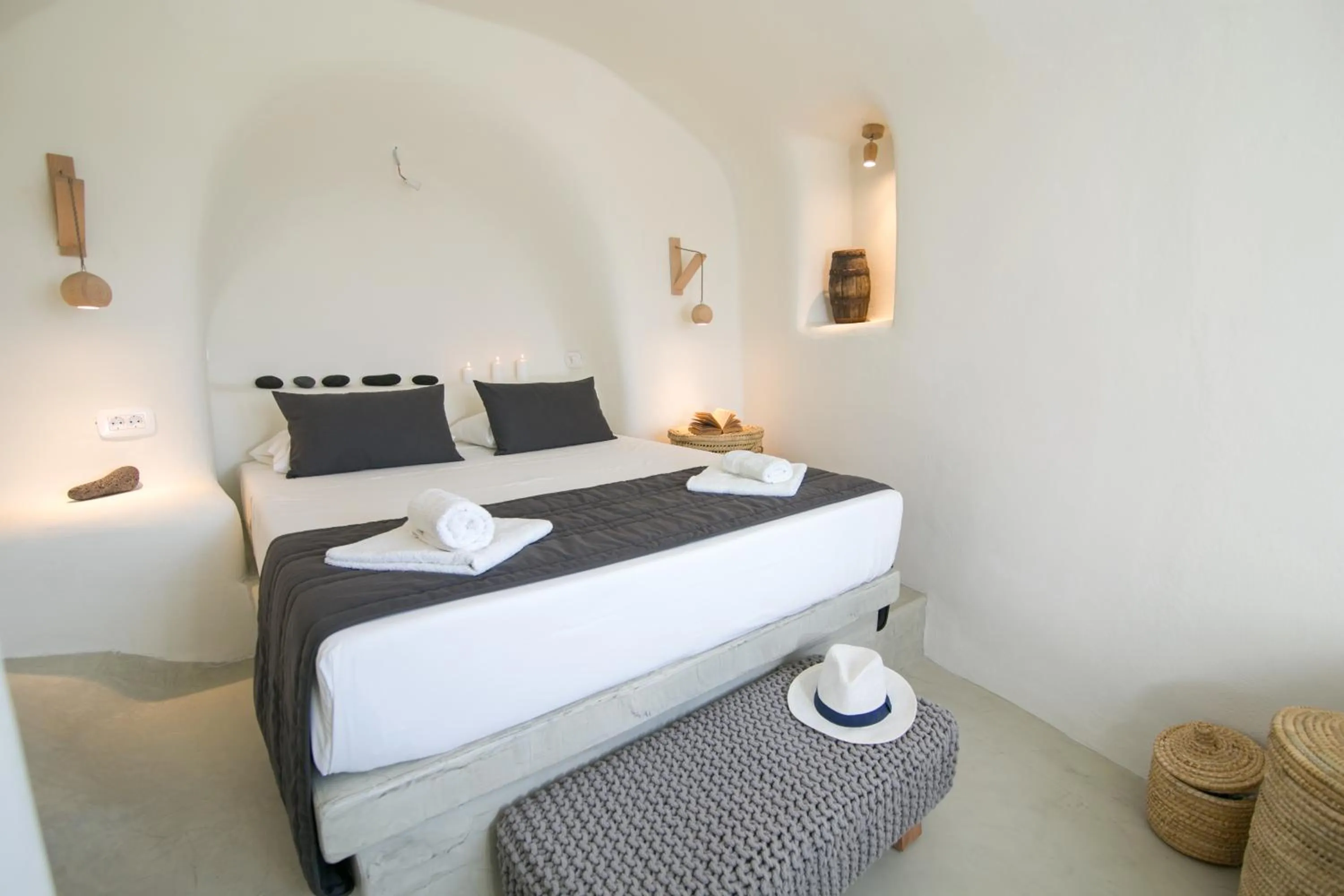 Bed in Santorini Villas
