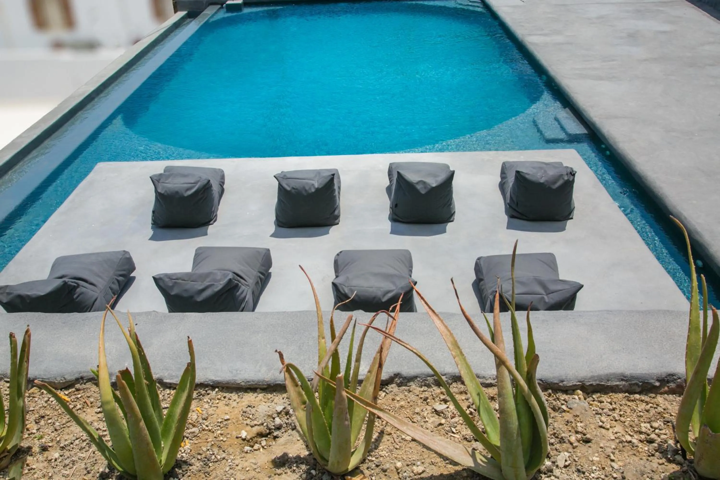 Swimming pool in Santorini Villas