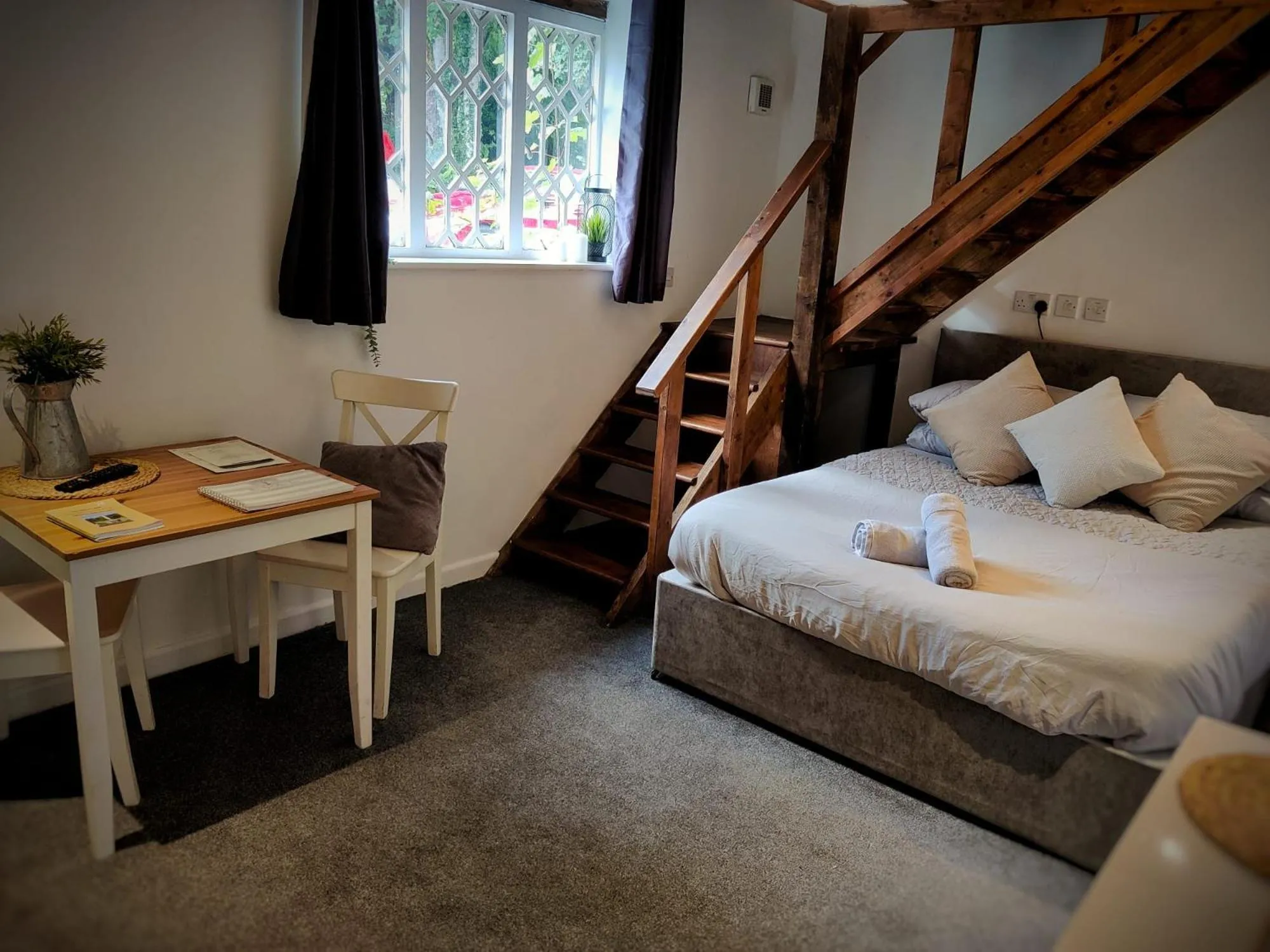 Hursley Rooms - The Dolphin