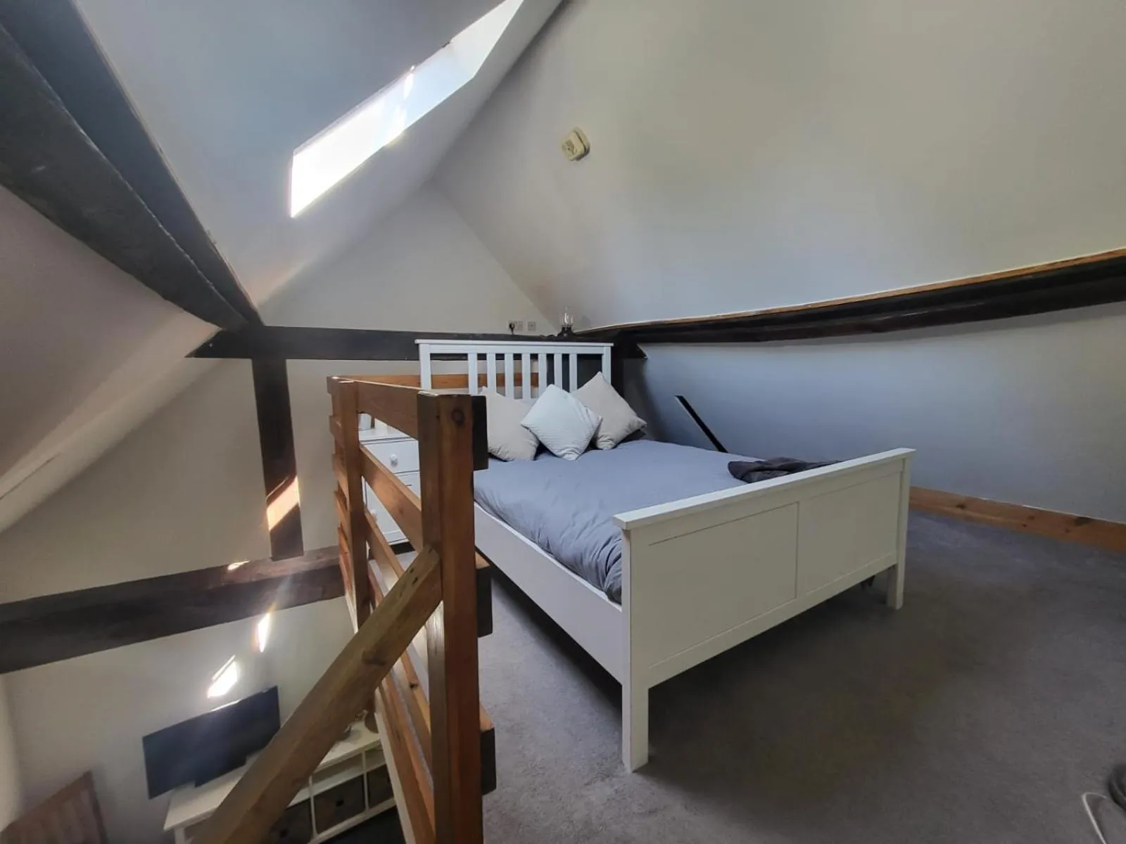 Bed in Hursley Rooms - The Dolphin