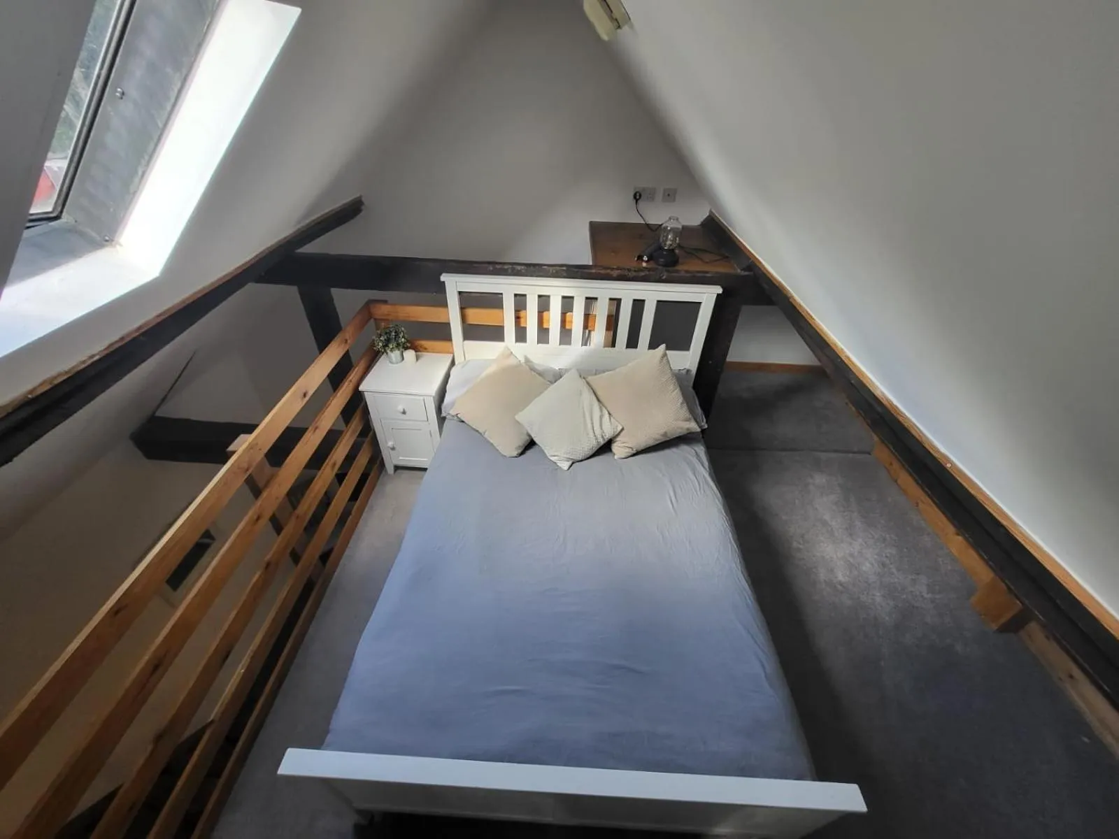 Bed in Hursley Rooms - The Dolphin