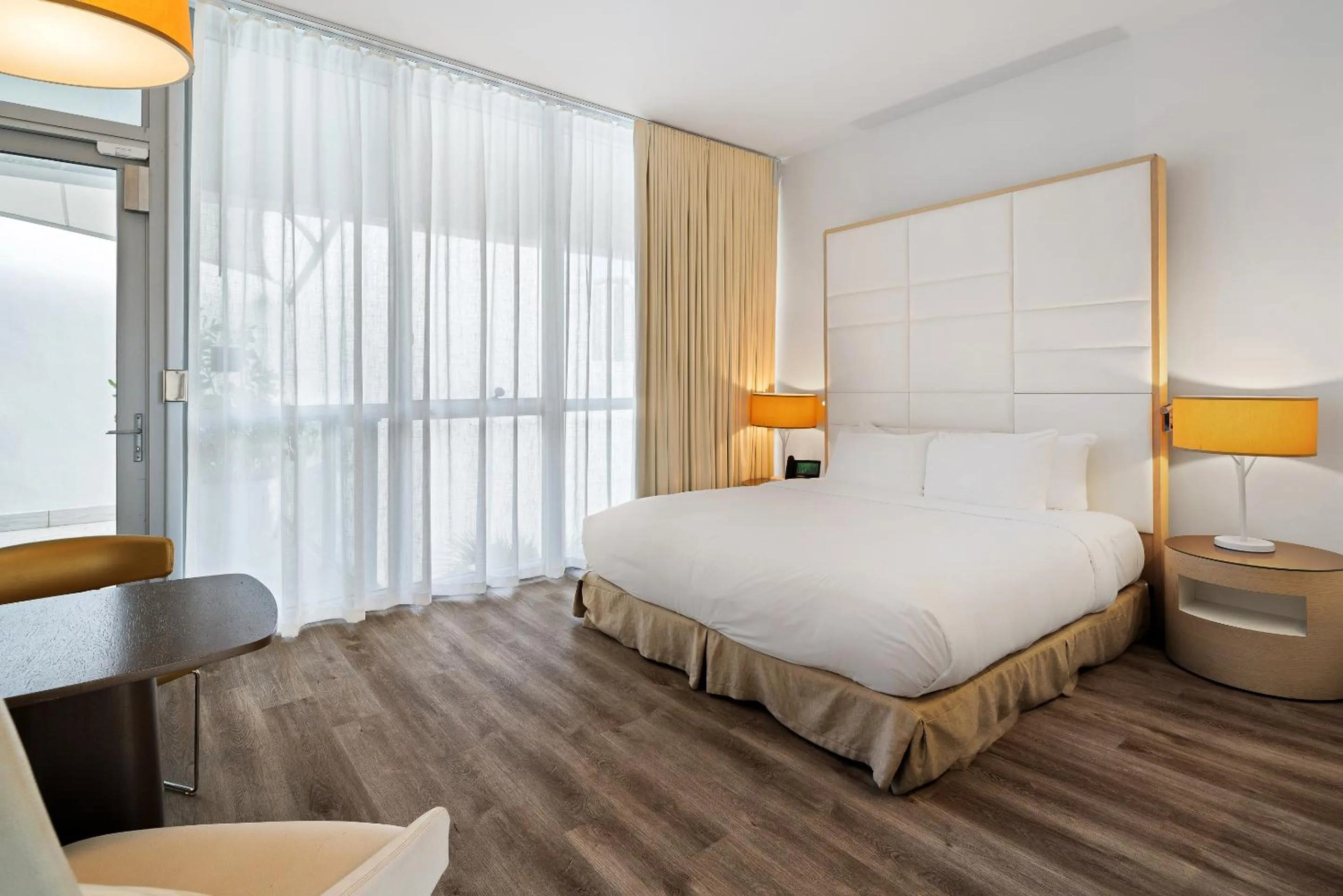 Bed in The Grayson Hotel Miami Downtown