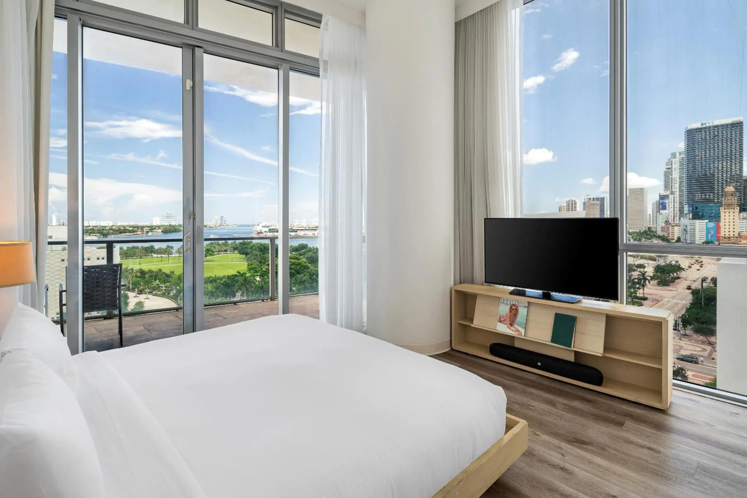 Bay View King in The Grayson Hotel Miami Downtown Bay View King in The Grayson Hotel Miami Downtown