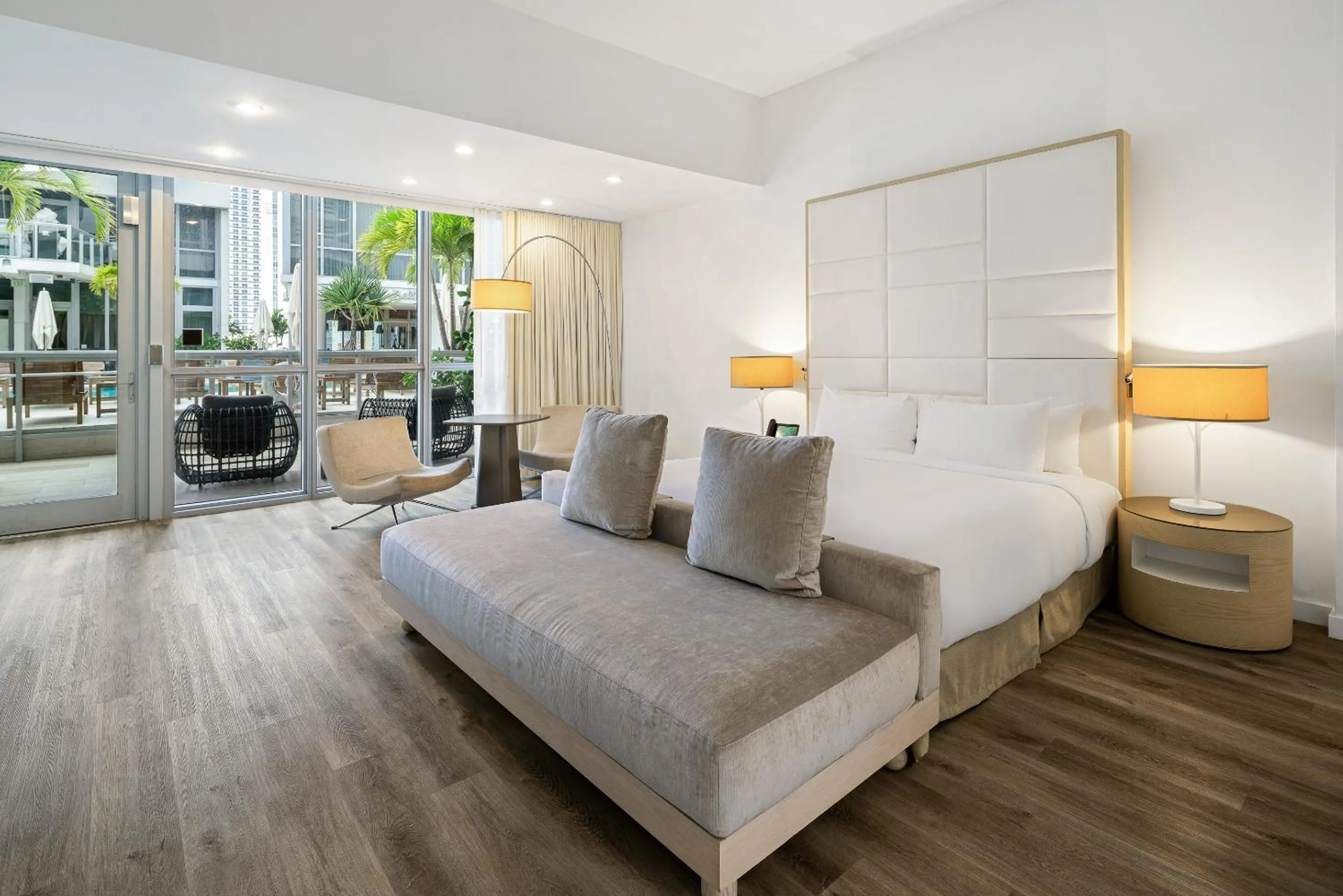 Bed in The Grayson Hotel Miami Downtown