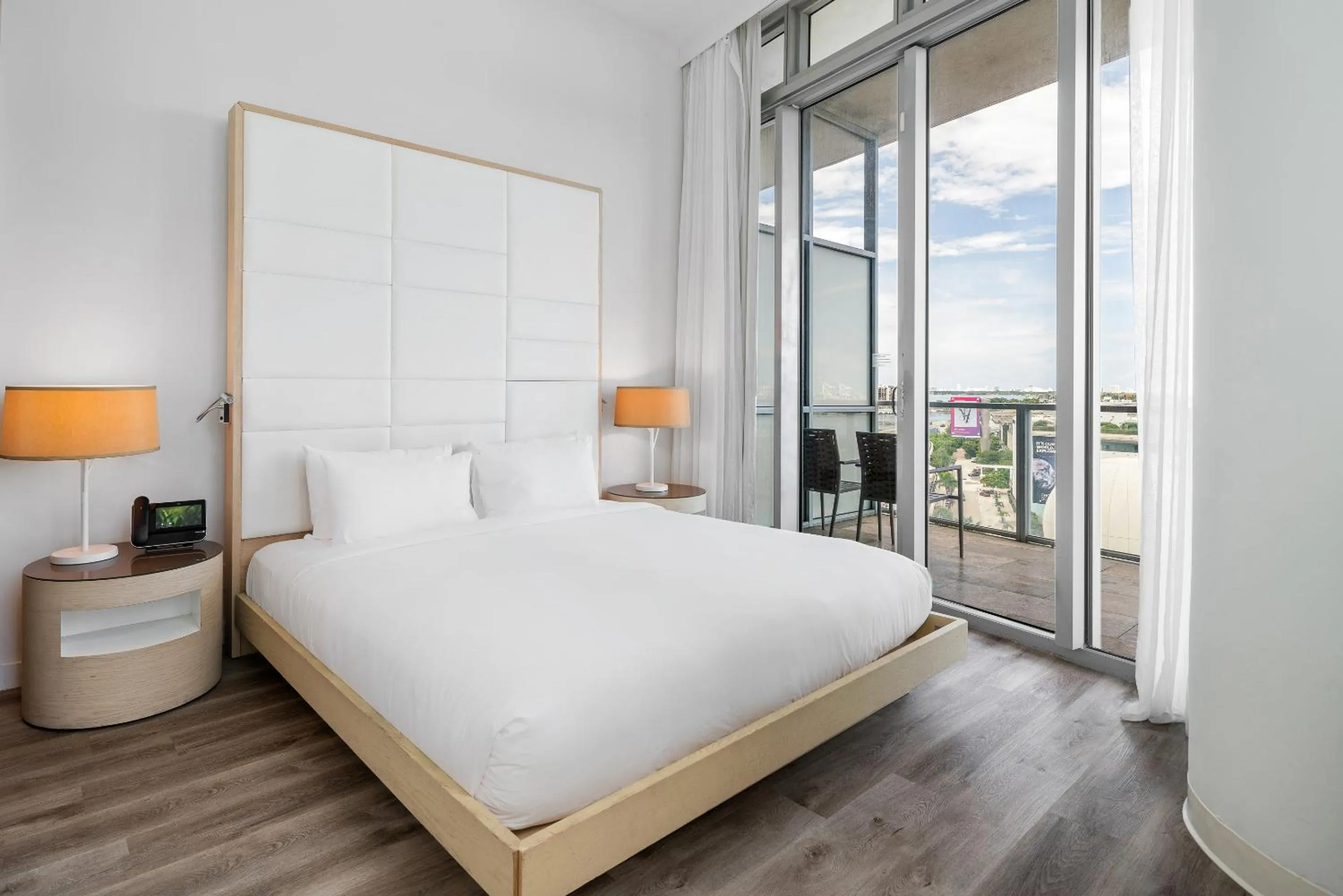 Bed in The Grayson Hotel Miami Downtown