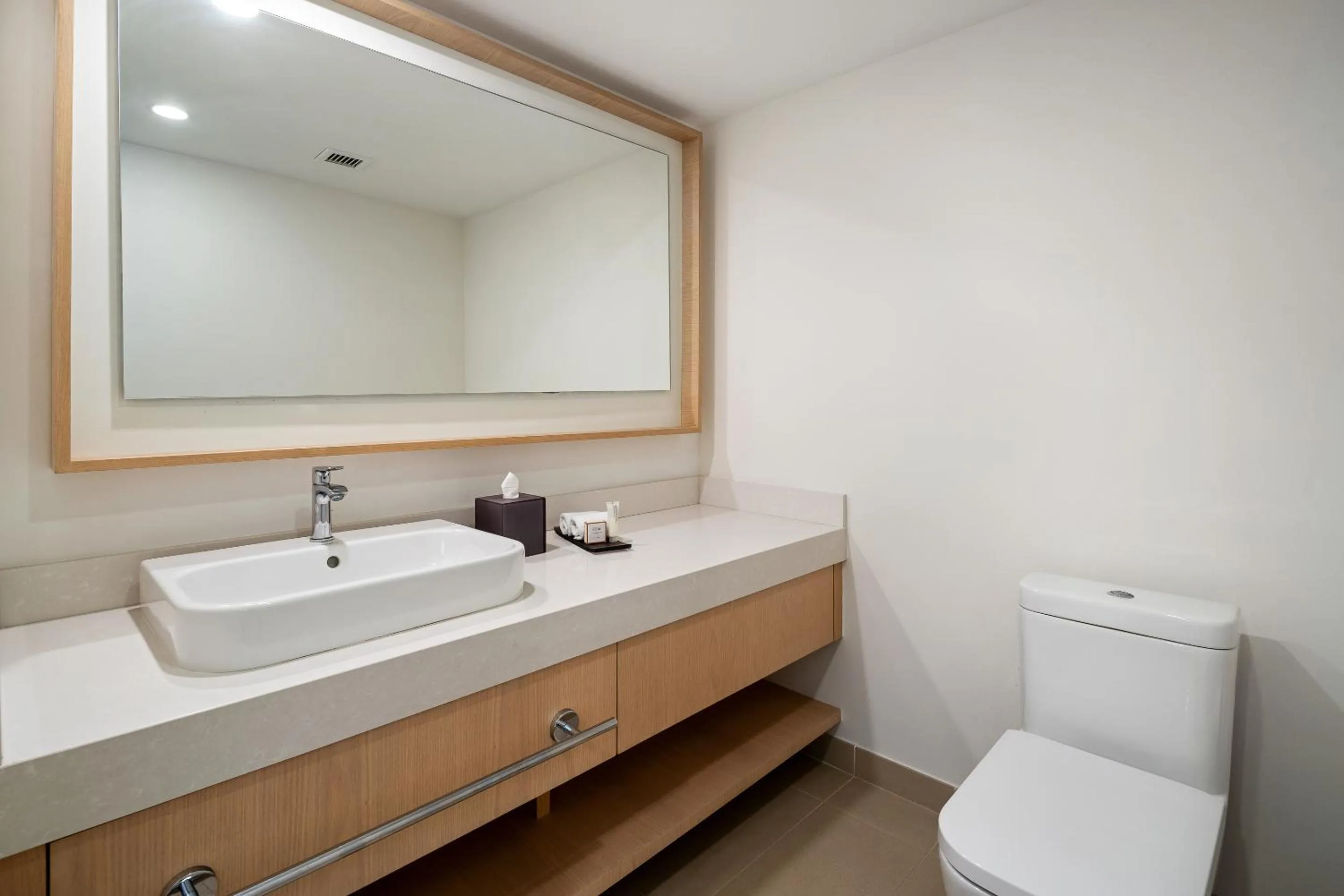 Bathroom in The Grayson Hotel Miami Downtown