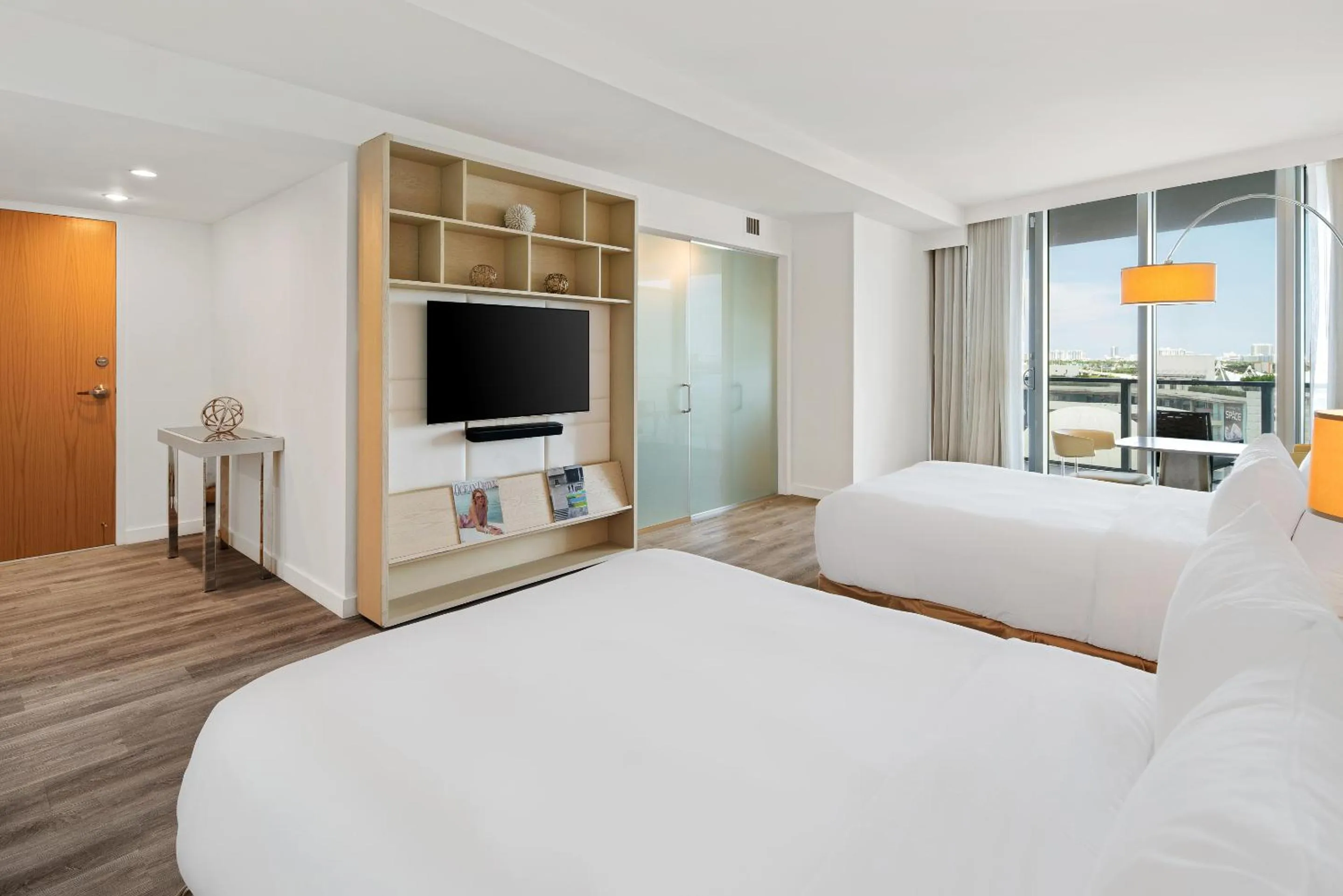 Bed in The Grayson Hotel Miami Downtown