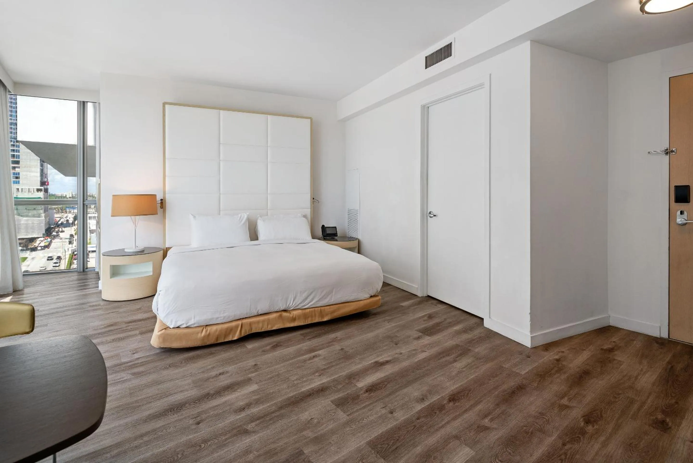 Bed in The Grayson Hotel Miami Downtown