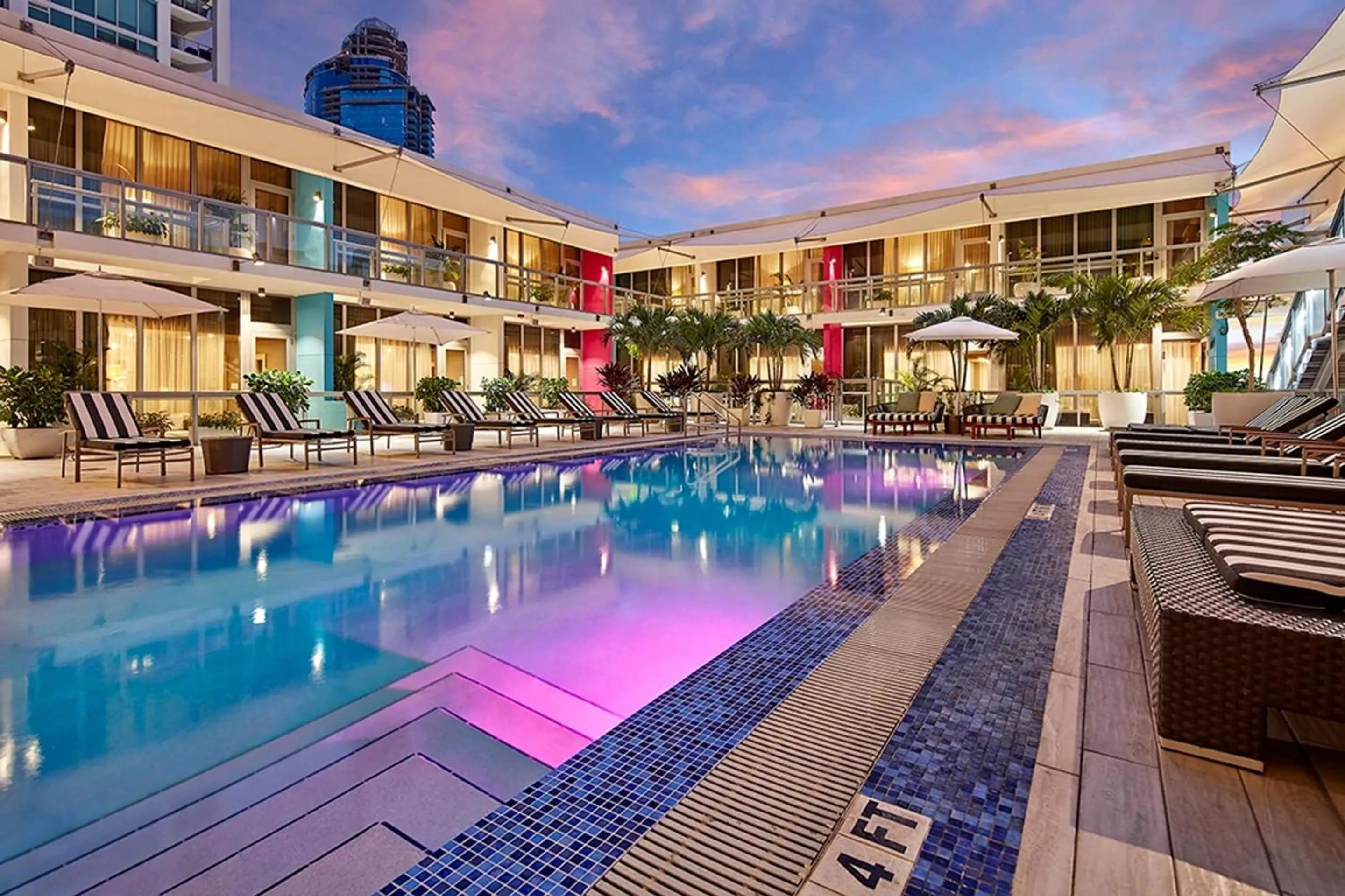 Swimming pool in The Grayson Hotel Miami Downtown