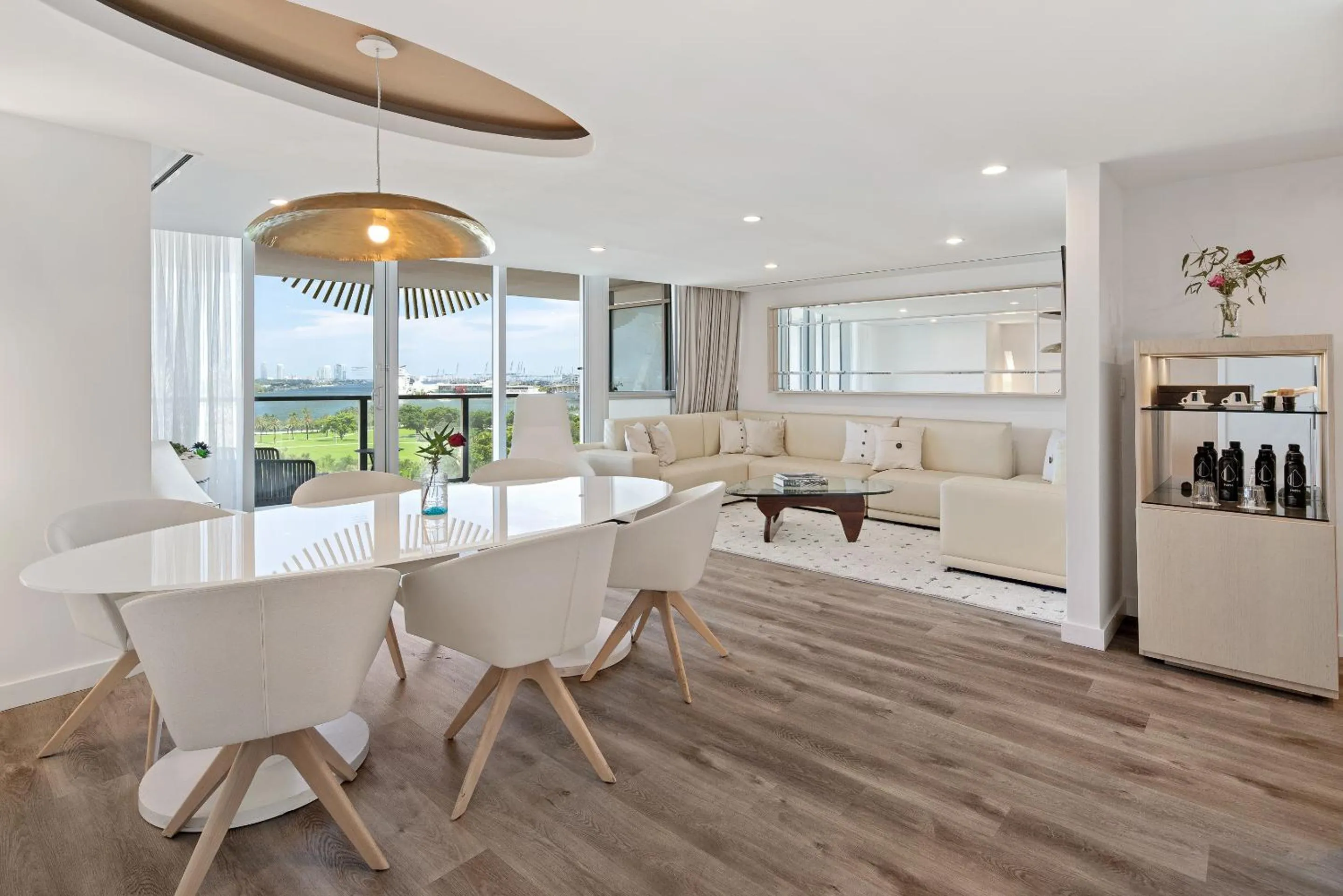 Living room in The Grayson Hotel Miami Downtown