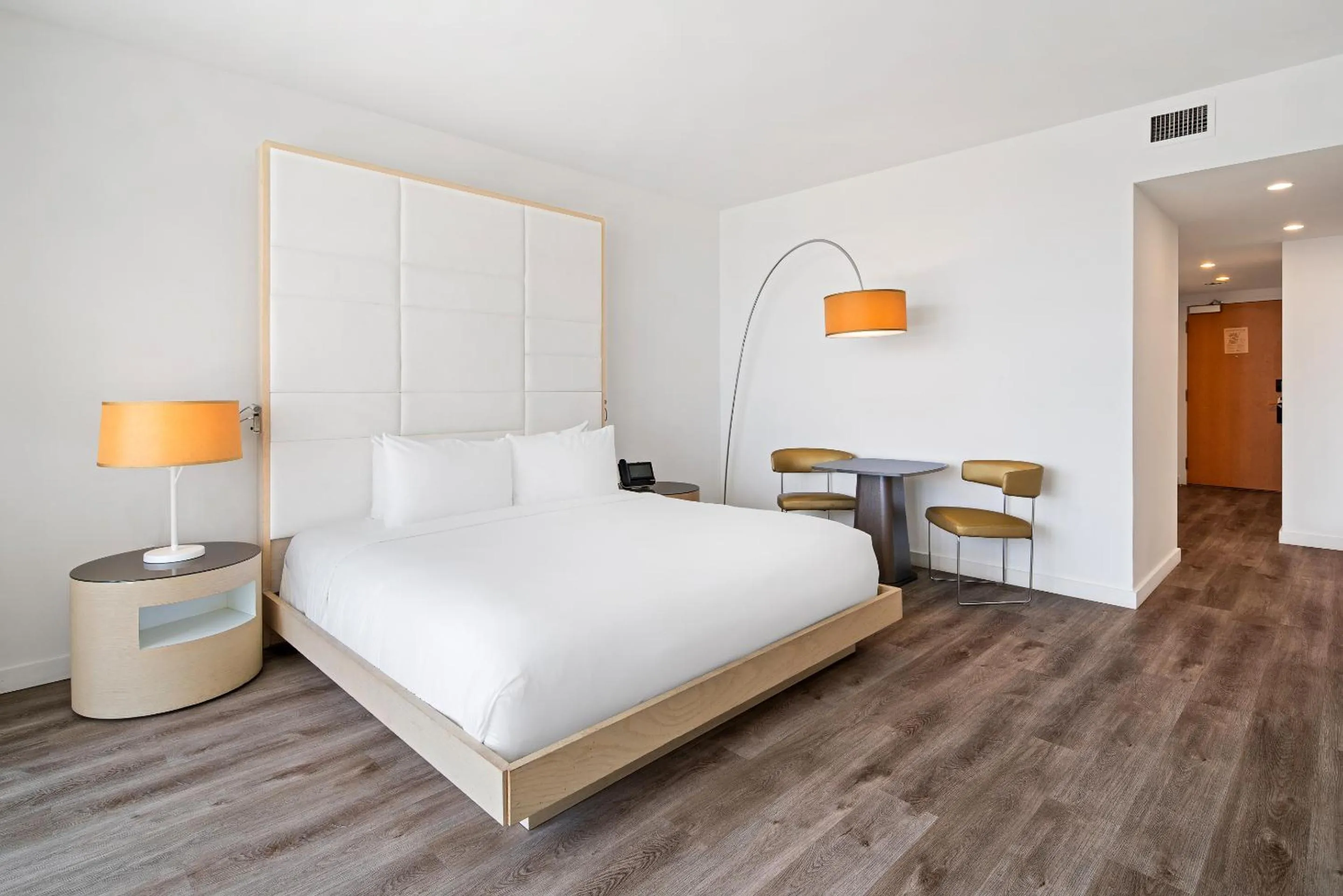 Bed in The Grayson Hotel Miami Downtown