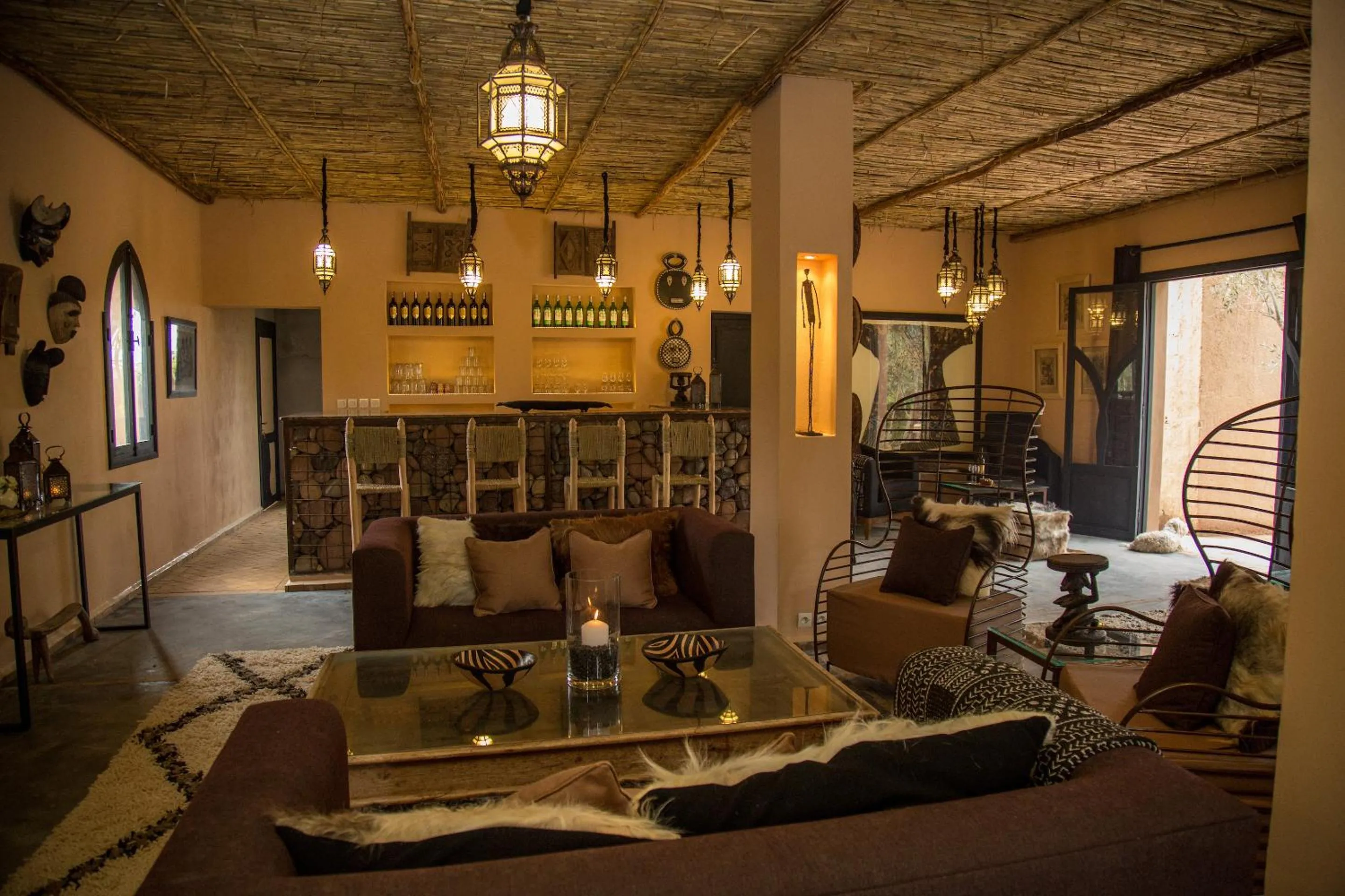 Restaurant/places to eat in Fawakay Villas