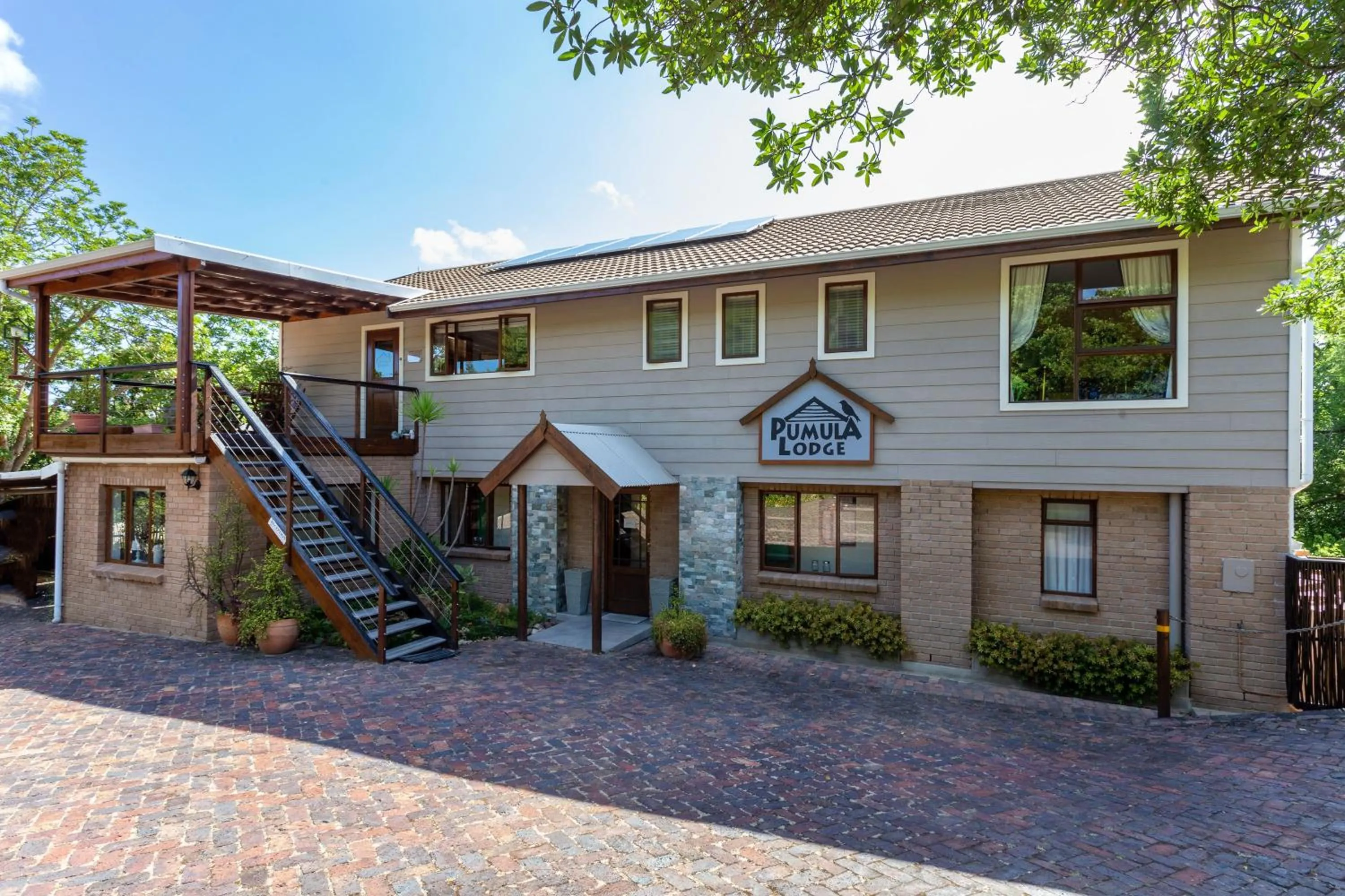 Facade/entrance in Pumula Lodge 4 Star Guesthouse Knysna