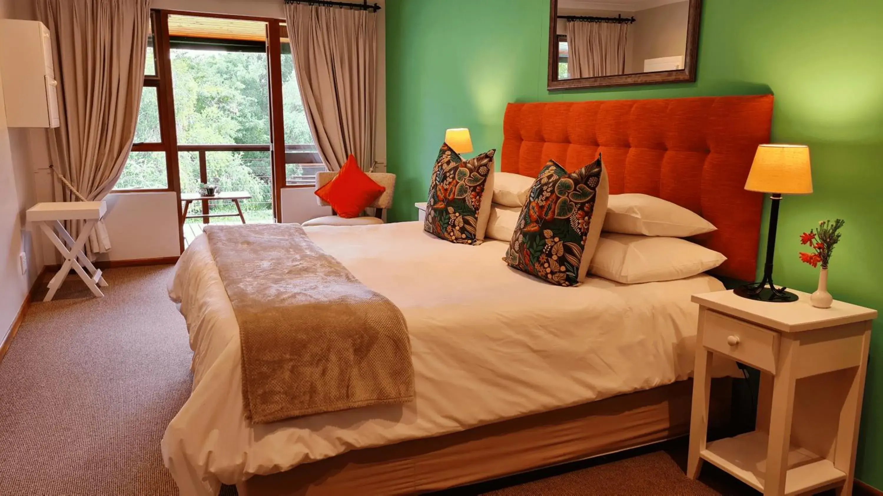 King Room with Pool View - single occupancy in Pumula Lodge 4 Star Guesthouse Knysna King Room with Pool View - single occupancy in Pumula Lodge 4 Star Guesthouse Knysna