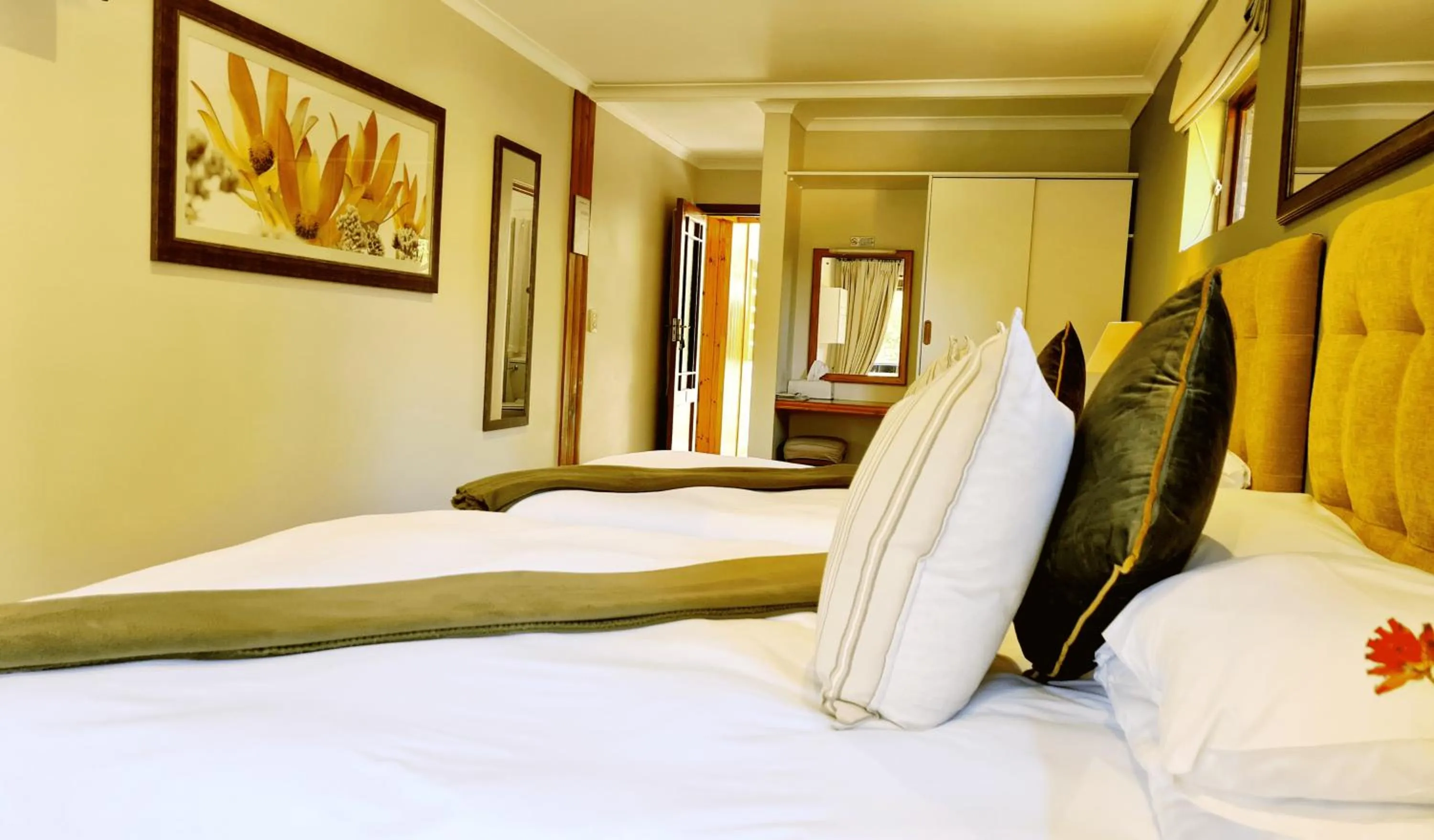 Decorative detail, Bed in Pumula Lodge 4 Star Guesthouse Knysna