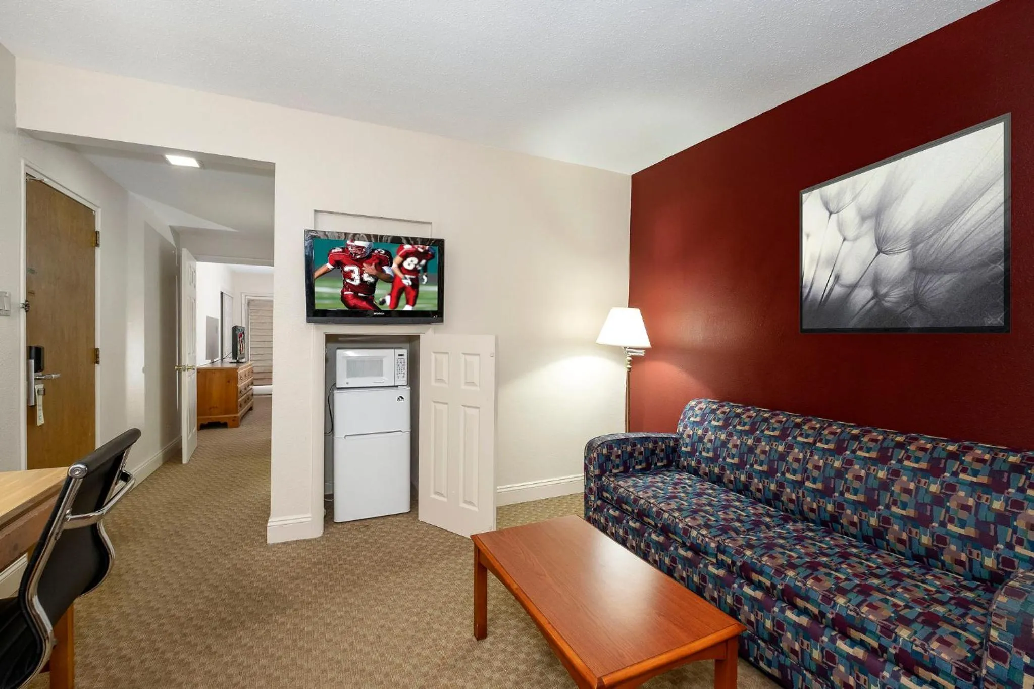 Photo of the whole room in Red Roof Inn & Suites Hazleton