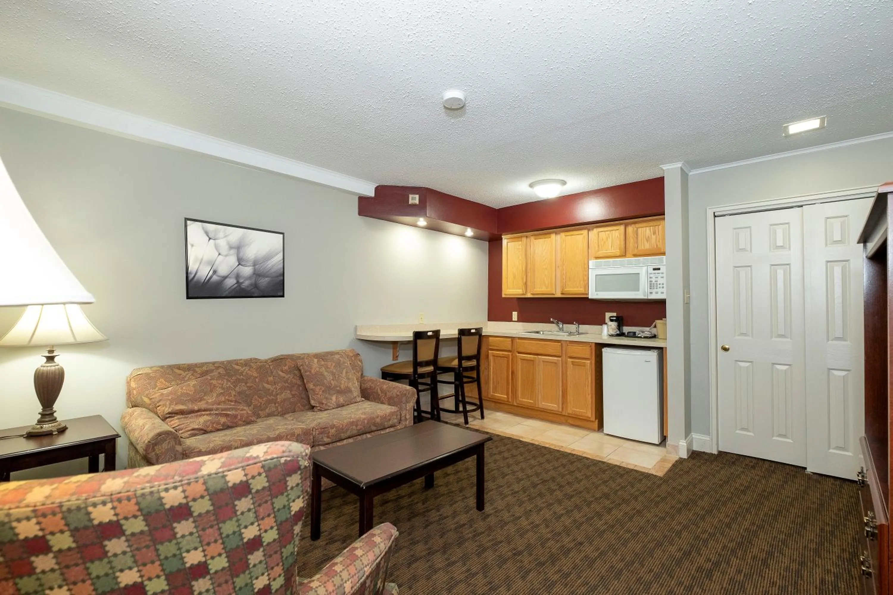 Photo of the whole room in Red Roof Inn & Suites Hazleton