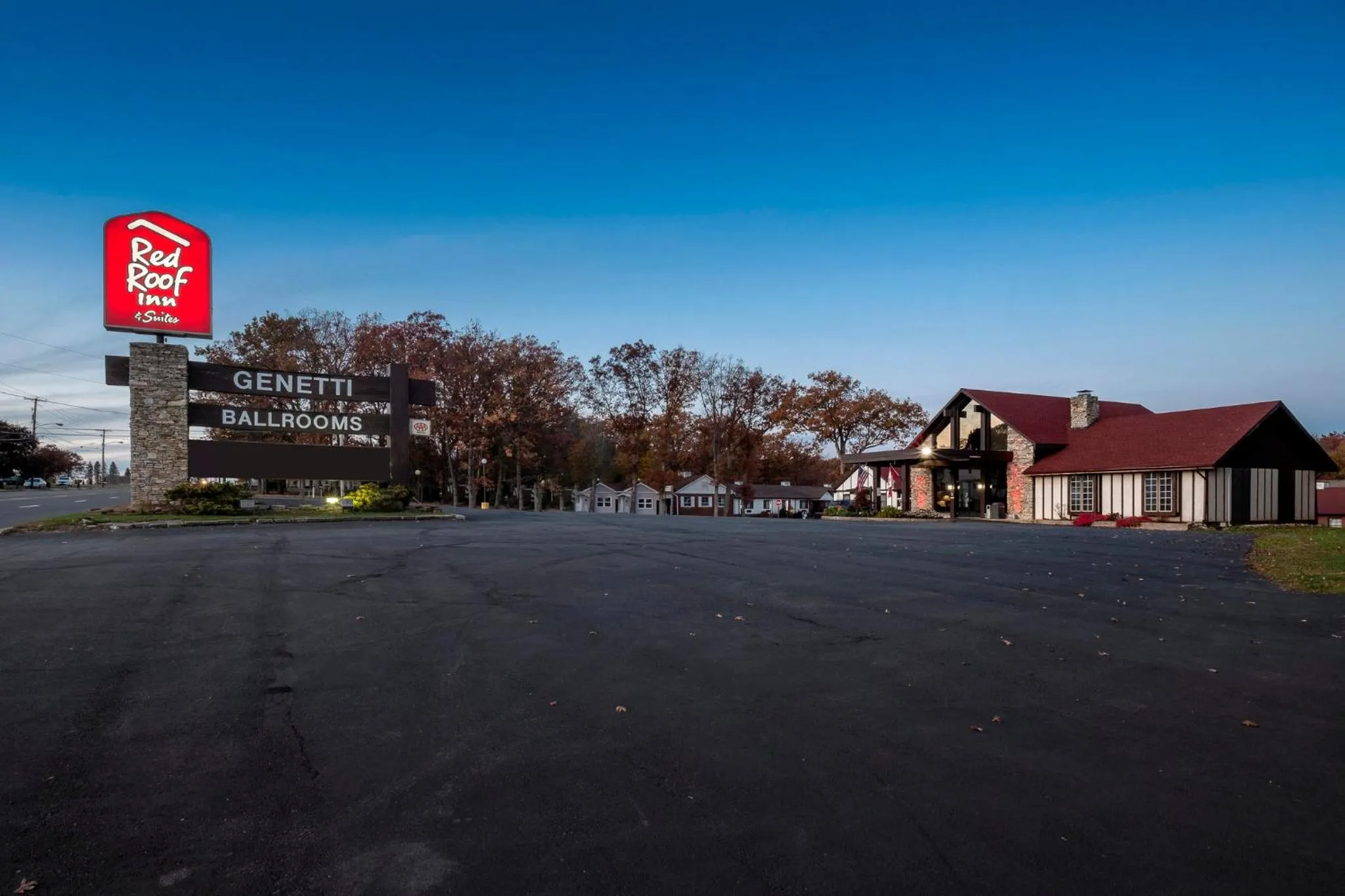 Property building in Red Roof Inn & Suites Hazleton