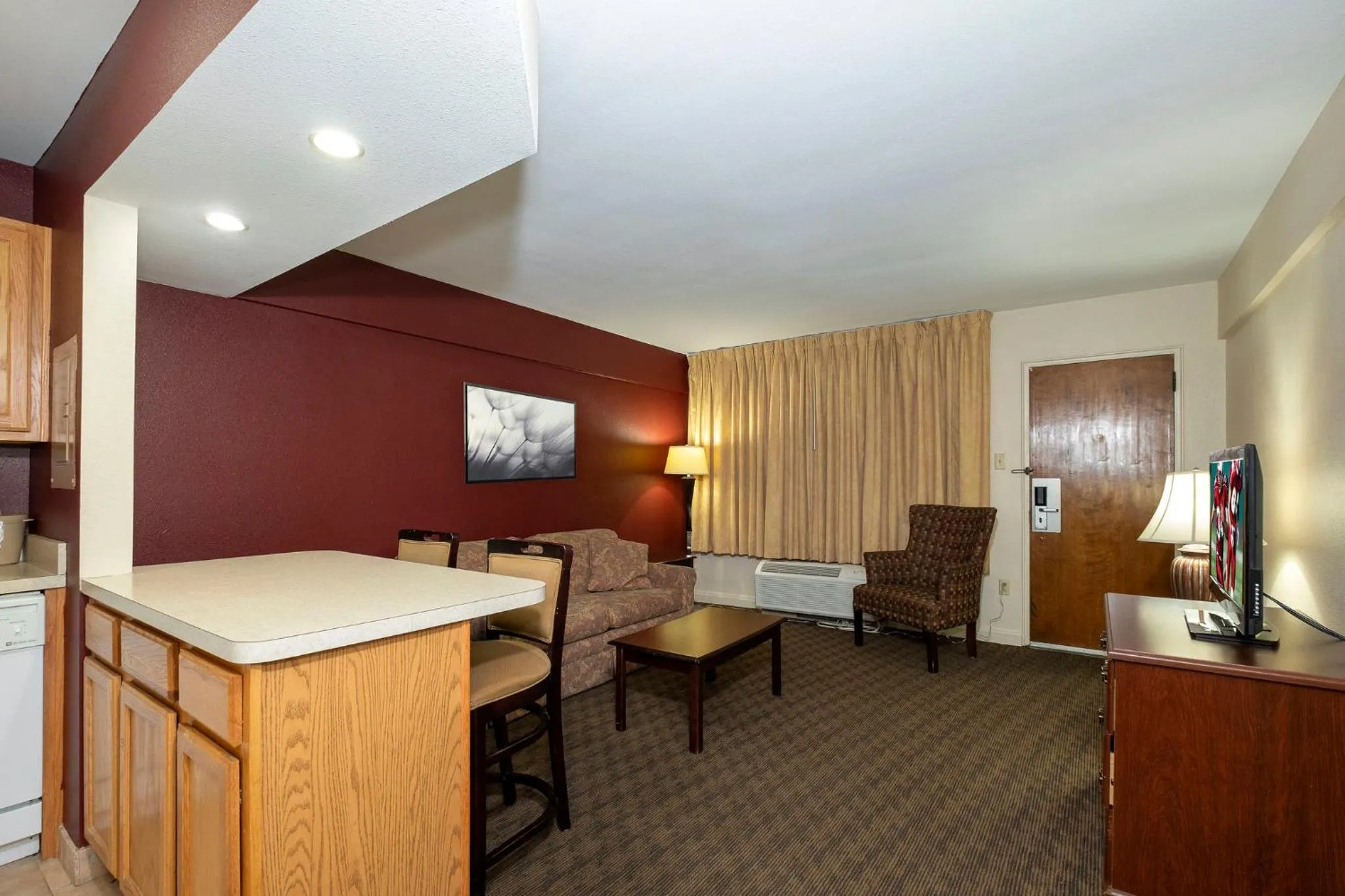Photo of the whole room in Red Roof Inn & Suites Hazleton