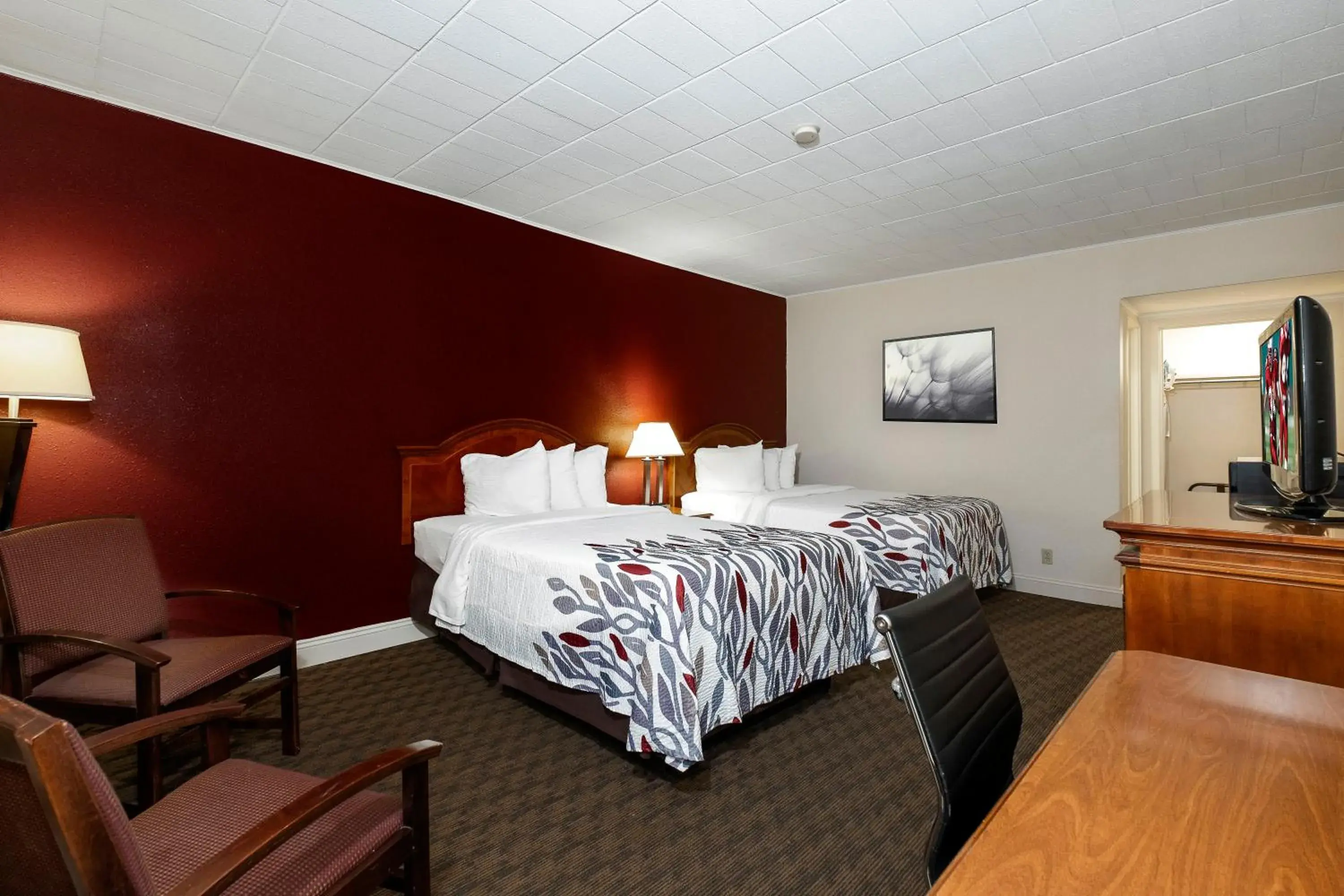 Deluxe Room with Two Double Beds Smoking in Red Roof Inn & Suites Hazleton Deluxe Room with Two Double Beds Smoking in Red Roof Inn & Suites Hazleton