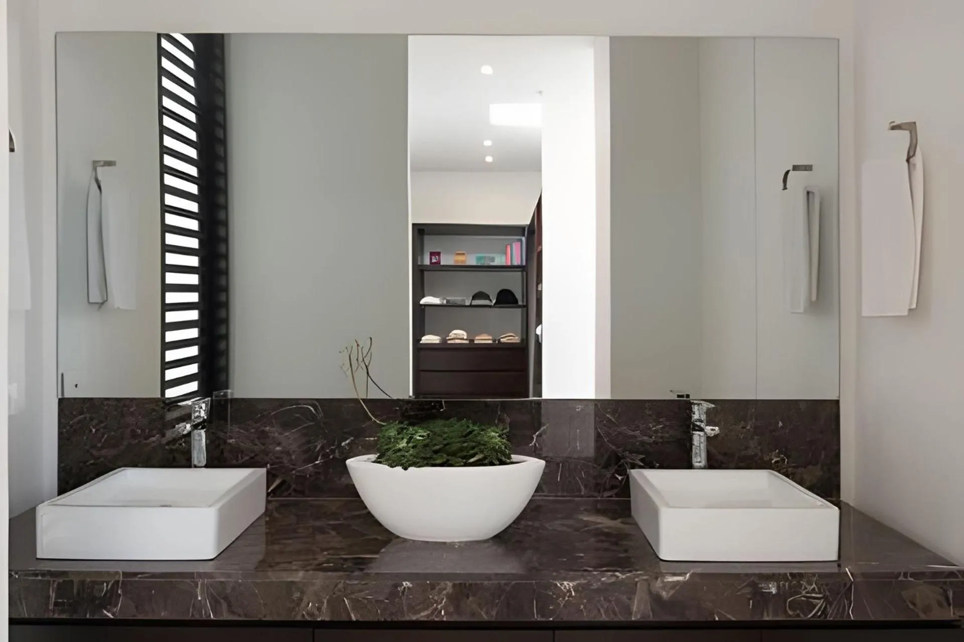 Toilet in Attik Luxury Apts