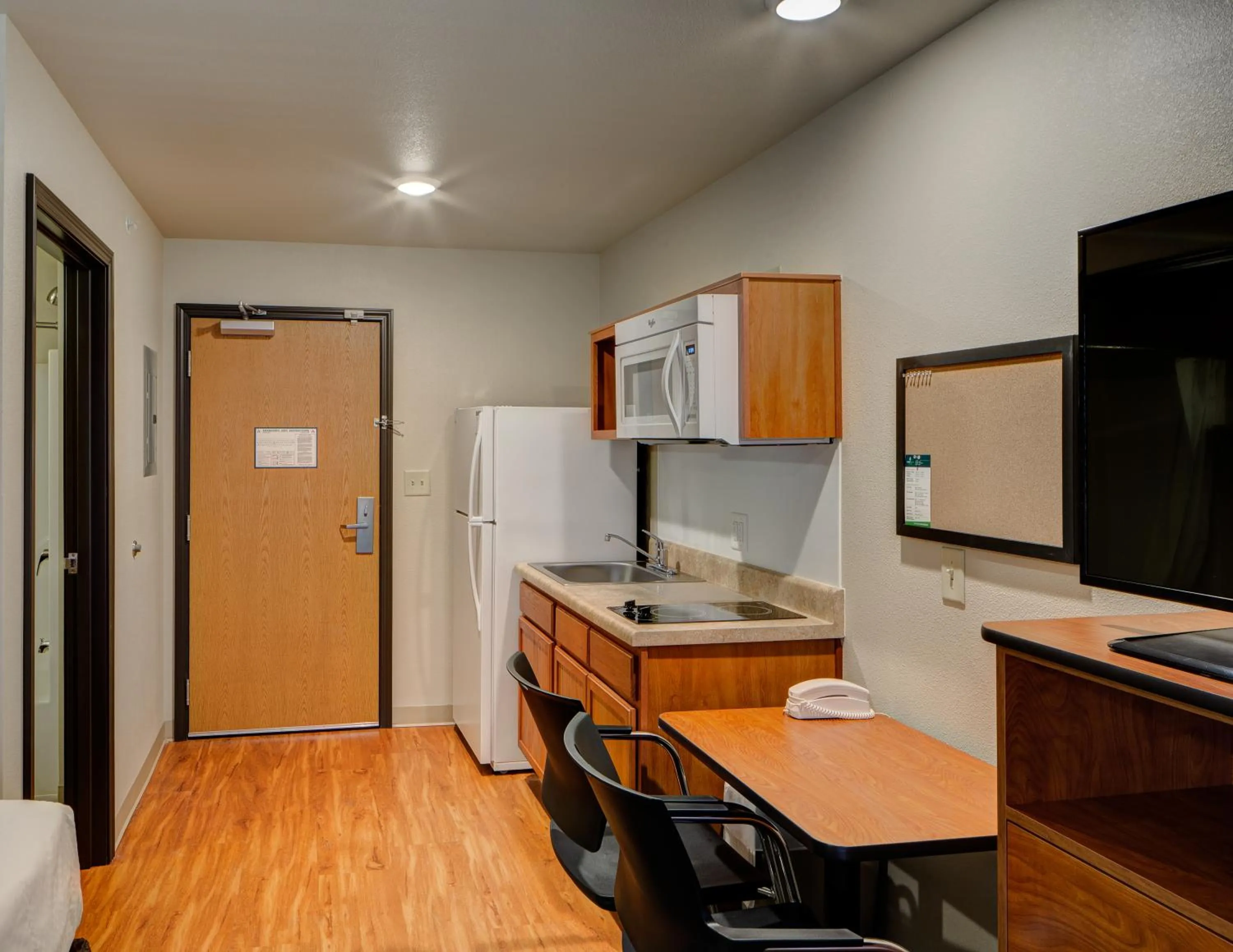 Kitchen or kitchenette in WoodSpring Suites Columbus NE I-270 Airport