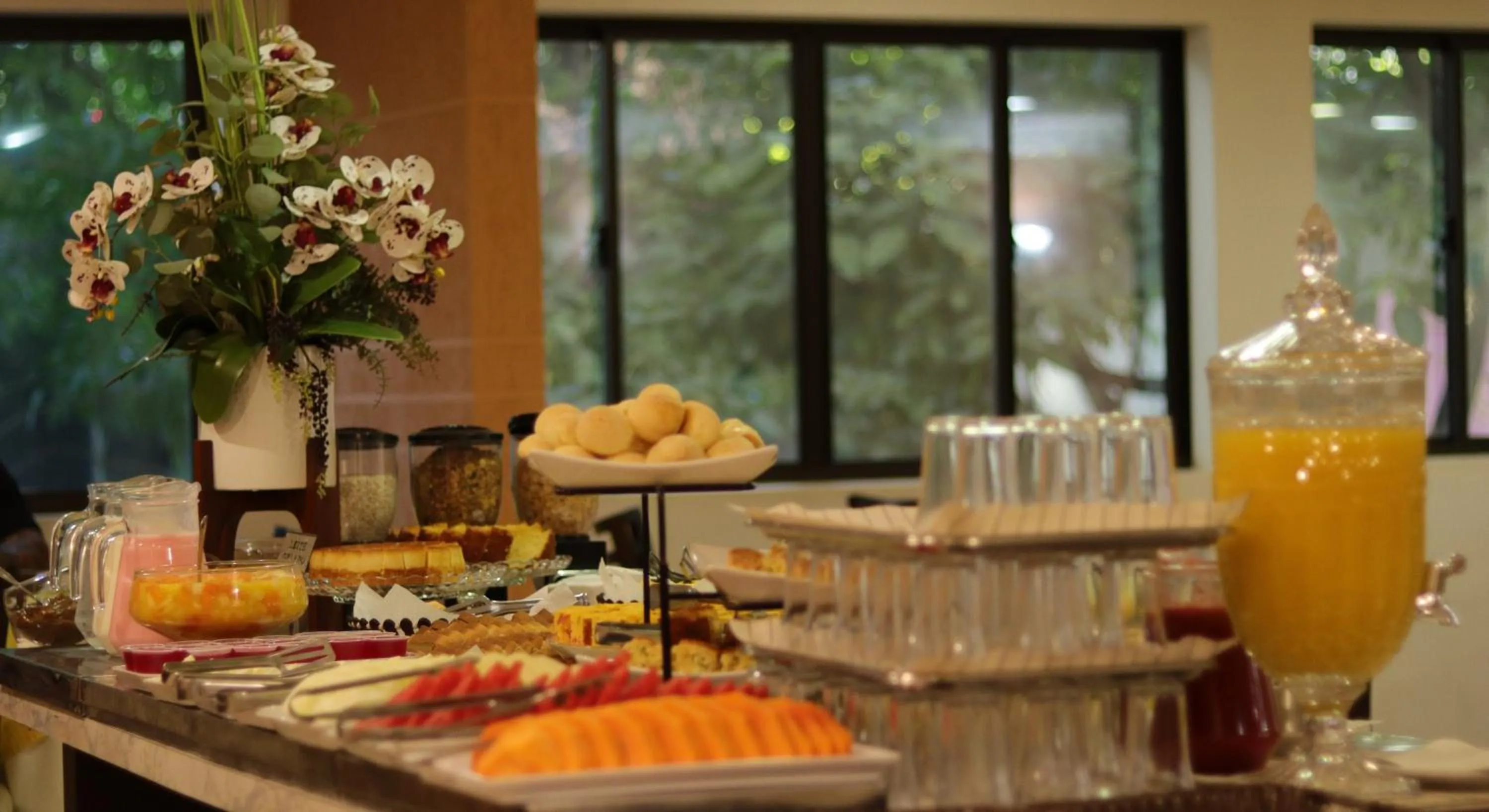 Breakfast in Smart Cataratas Hotel