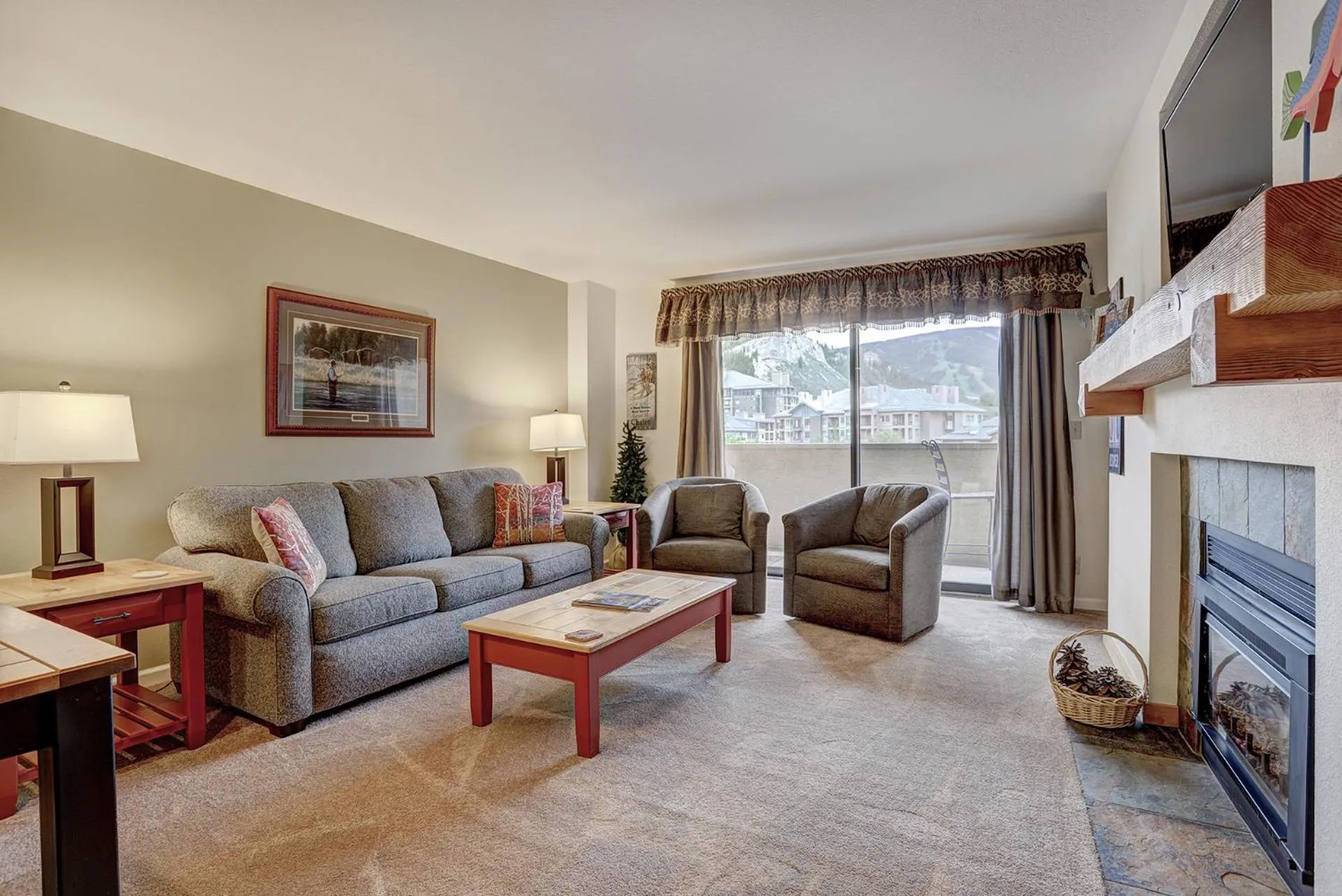 Living room in Seasons at Avon, A Vail Resorts Property