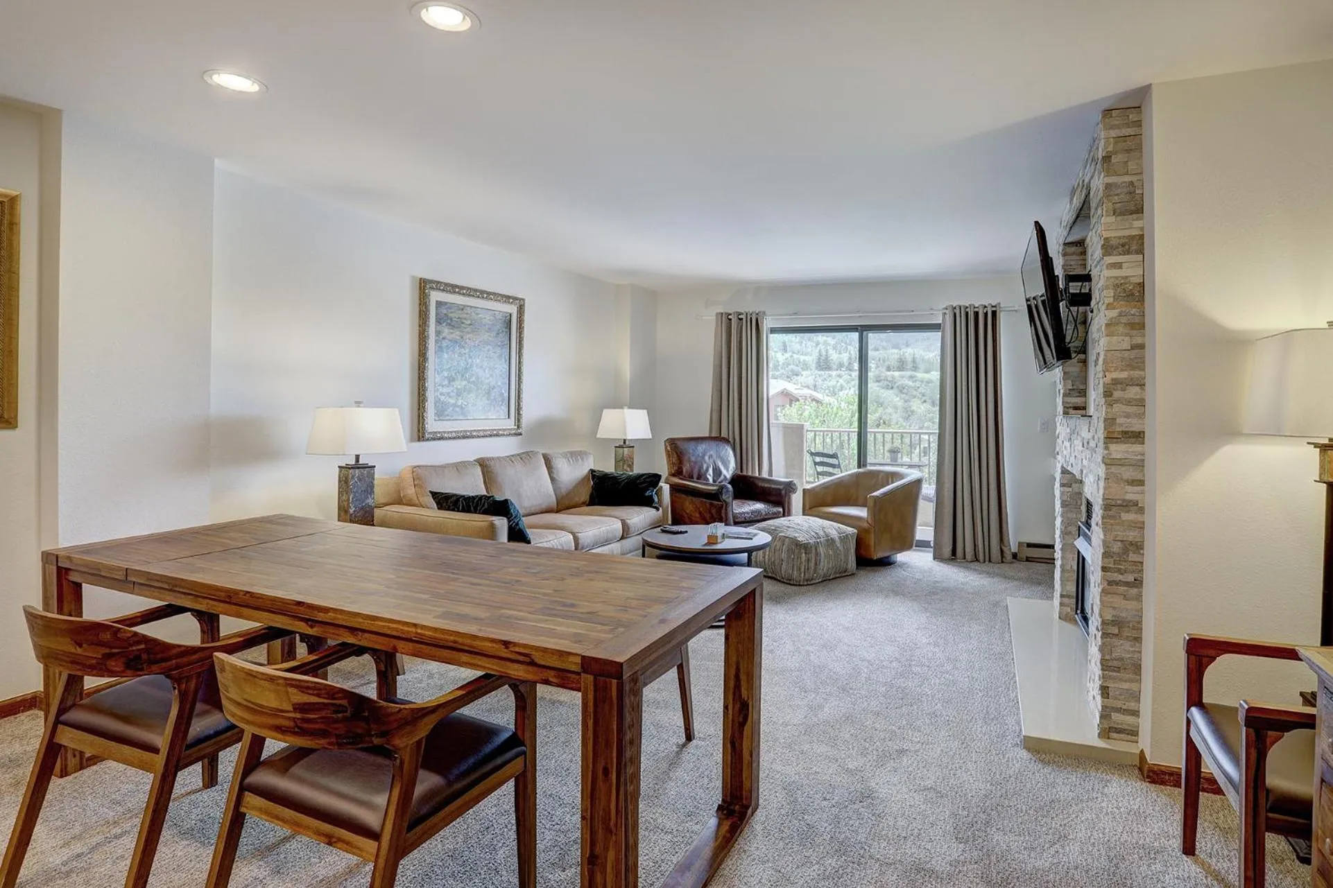 Living room in Seasons at Avon, A Vail Resorts Property
