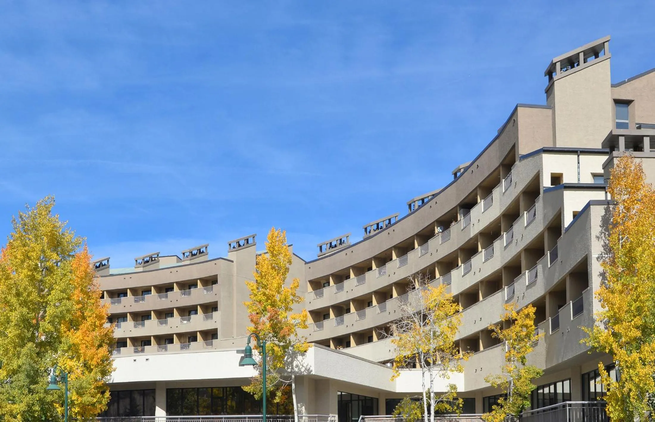 Property building in Seasons at Avon, A Vail Resorts Property