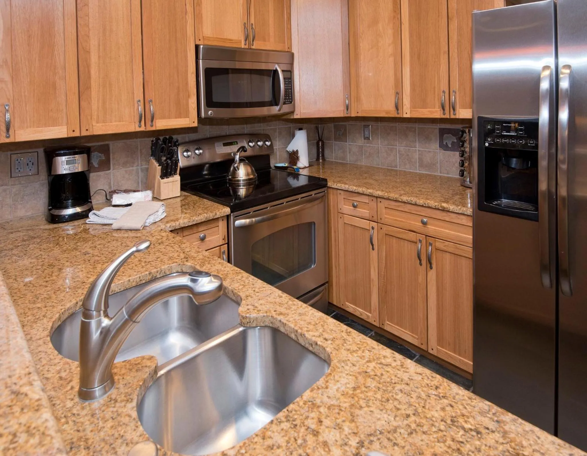 Communal kitchen in Seasons at Avon, A Vail Resorts Property
