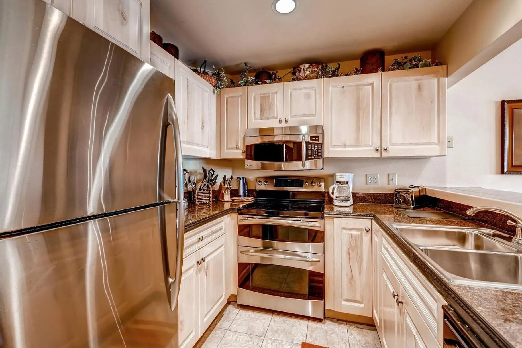 Communal kitchen in Seasons at Avon, A Vail Resorts Property