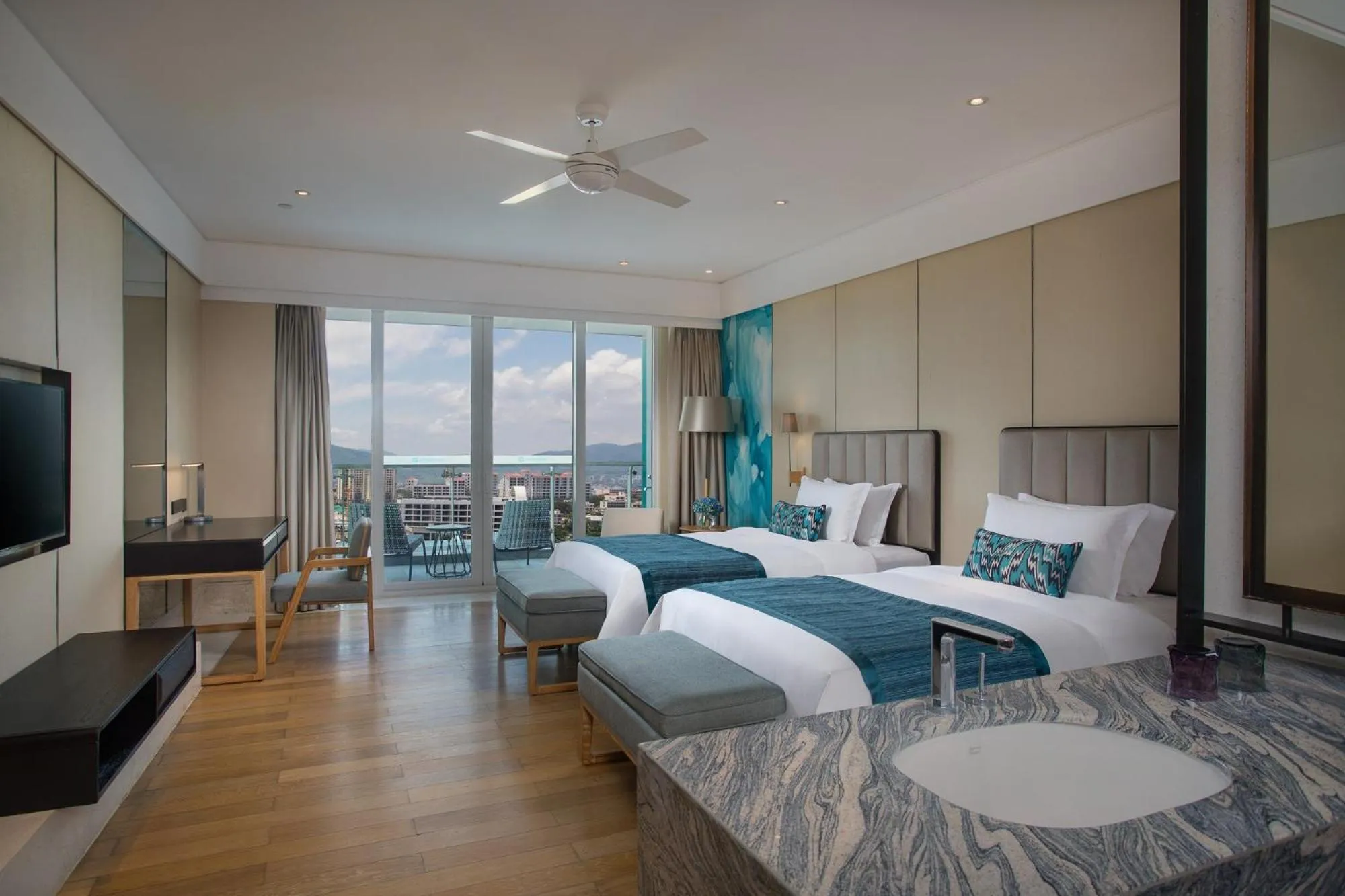 Bed in Wyndham Sanya Bay