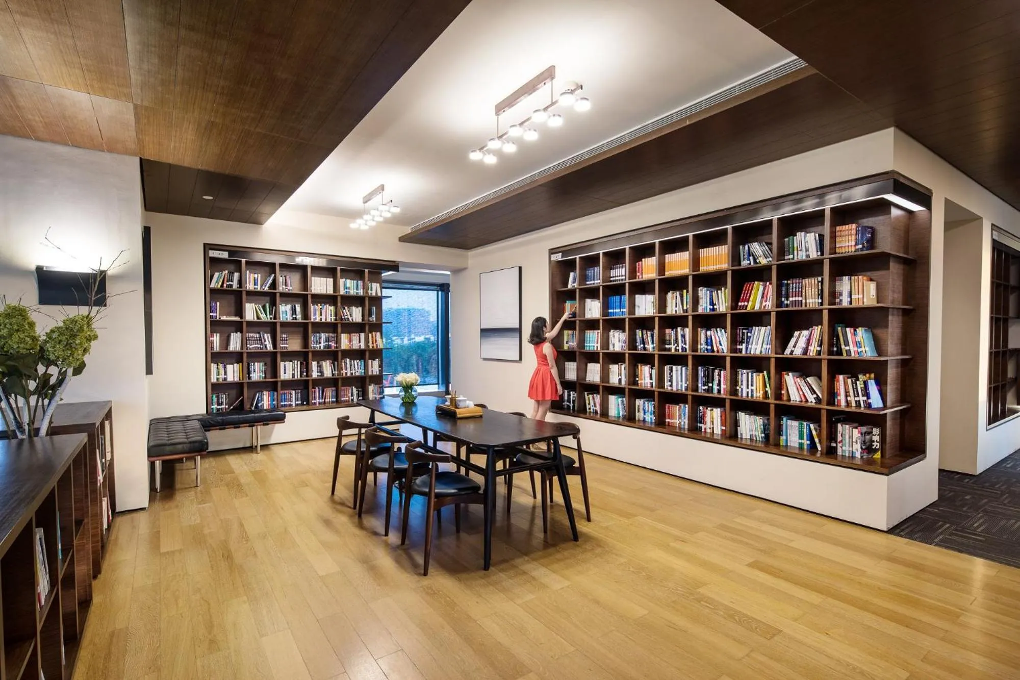 Library in Wyndham Sanya Bay